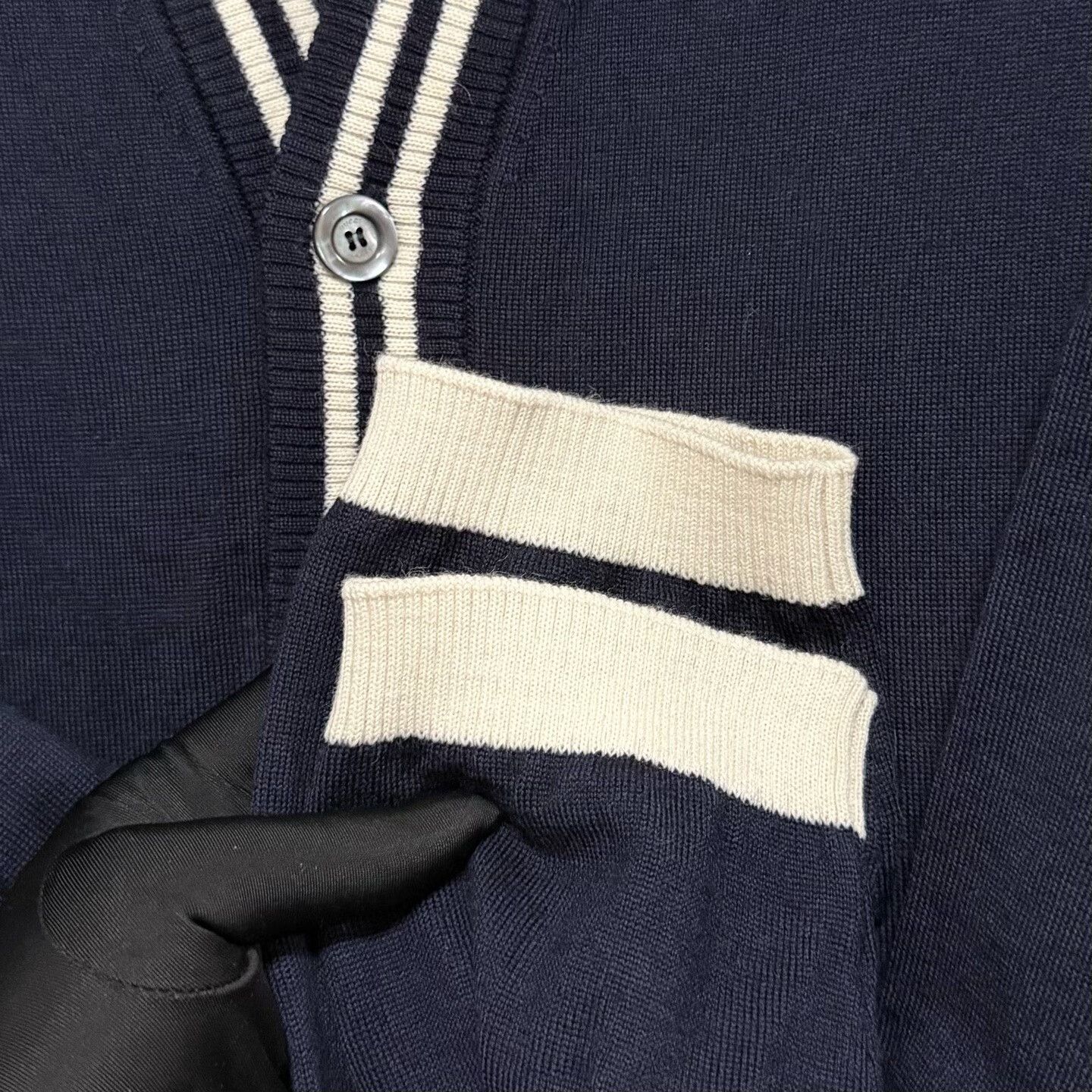 Gucci Gucci Black Bee Sweater Designer Size US XL / EU 56 / 4 - 5 Thumbnail