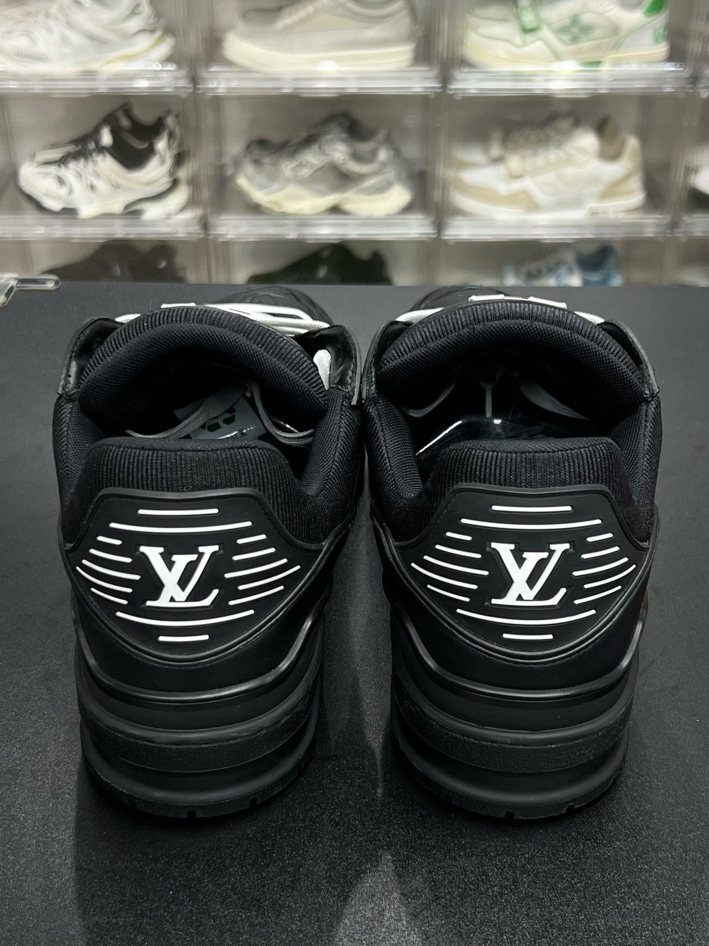 Louis Vuitton Louis Vuitton Black Designer Casual Size US 10 / EU 43 - 7 Thumbnail