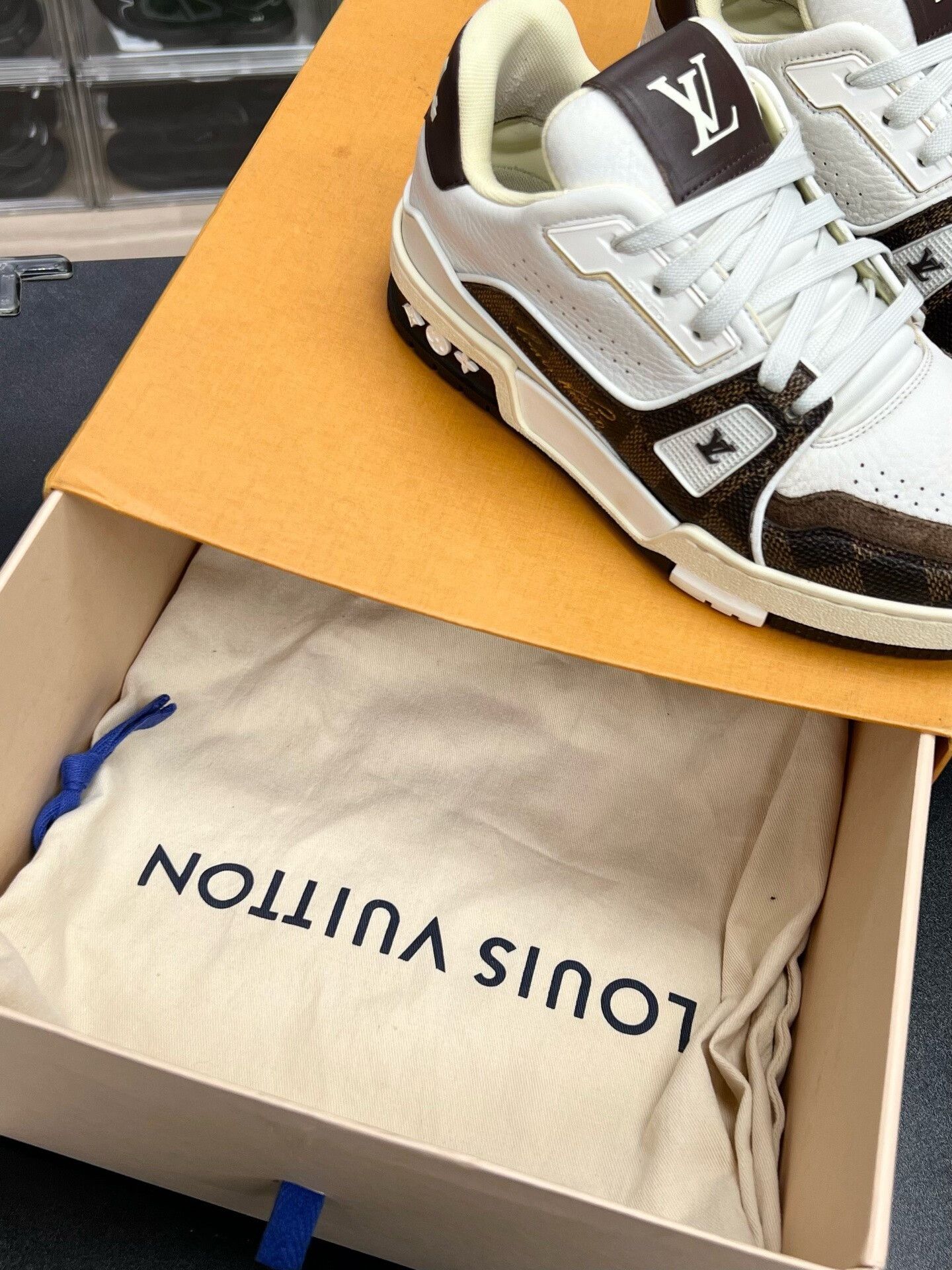Louis Vuitton Louis Vuitton White Designer Casual Size US S / EU 44-46 / 1 - 9 Thumbnail