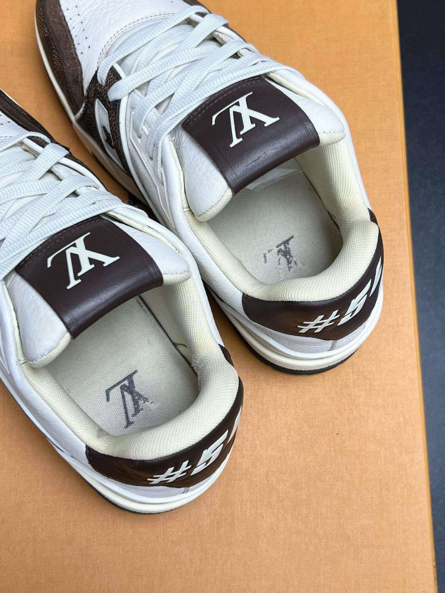 Louis Vuitton Louis Vuitton White Designer Casual Size US S / EU 44-46 / 1 - 4 Thumbnail