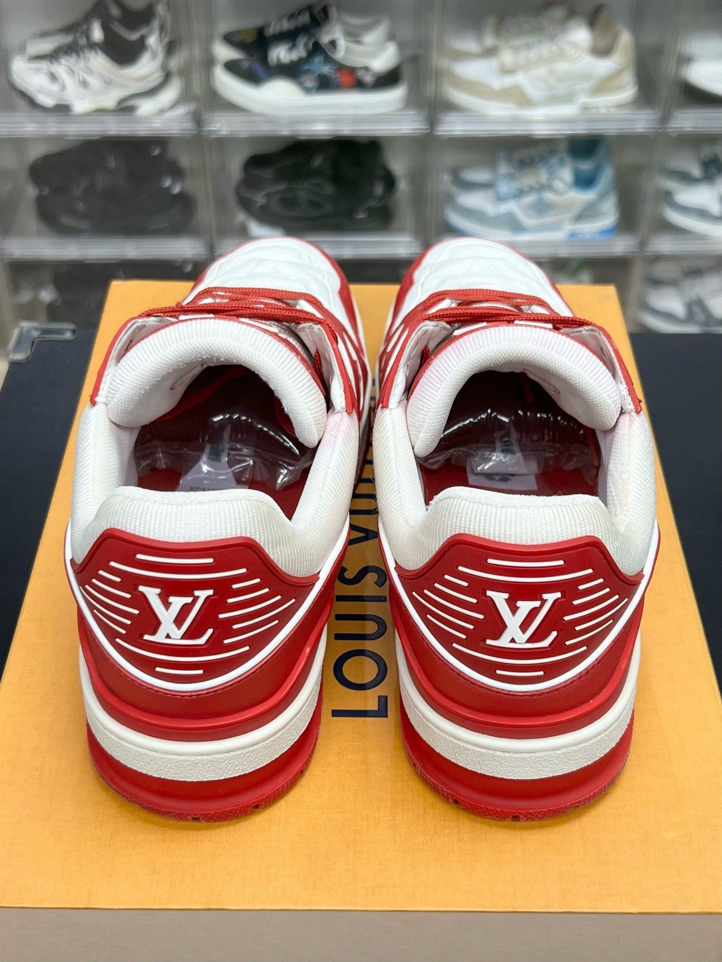 Louis Vuitton Louis Vuitton Red Designer Casual Size US S / EU 44-46 / 1 - 7 Thumbnail