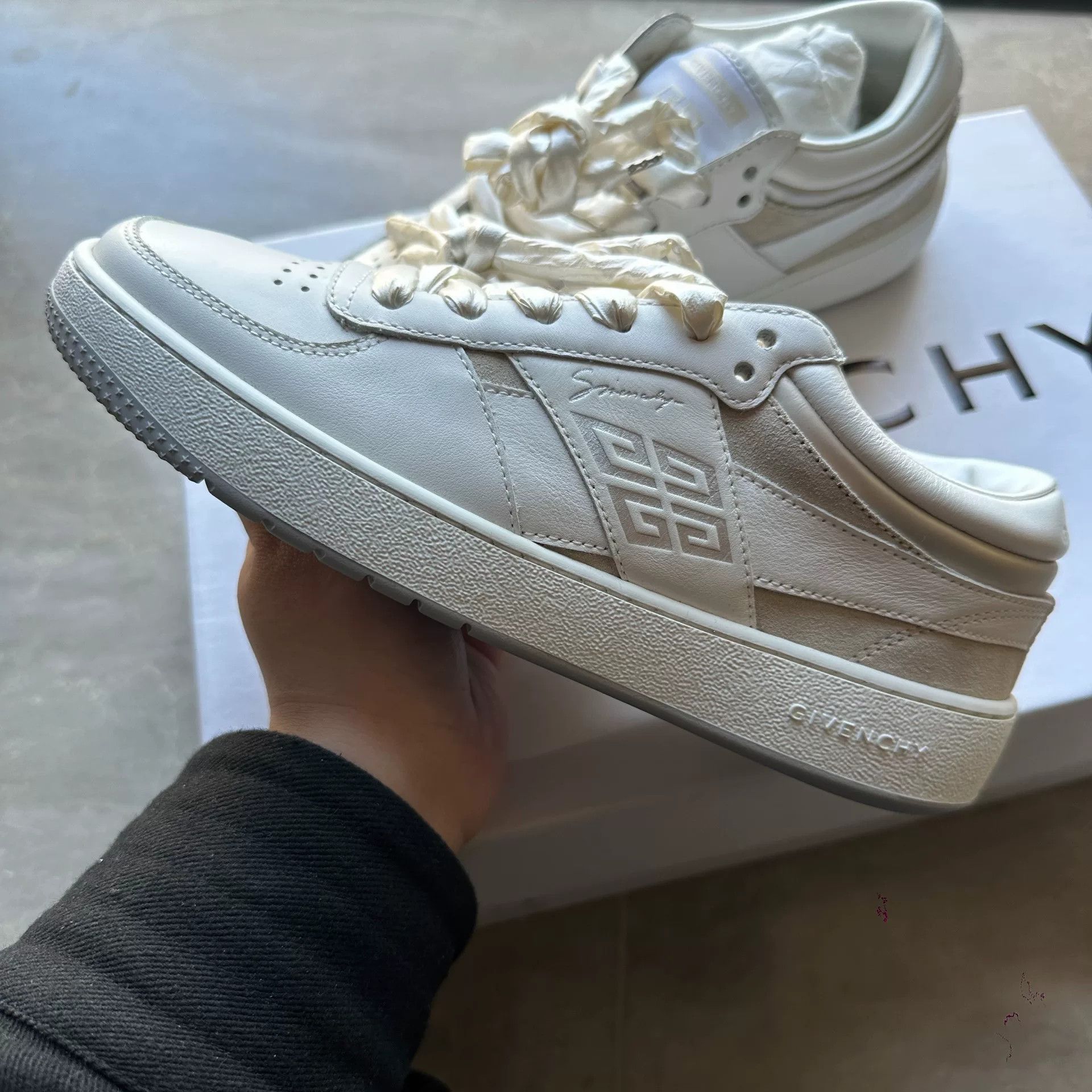 Givenchy Givenchy White Designer Casual Size S / US 4 / IT 40 - 3 Thumbnail