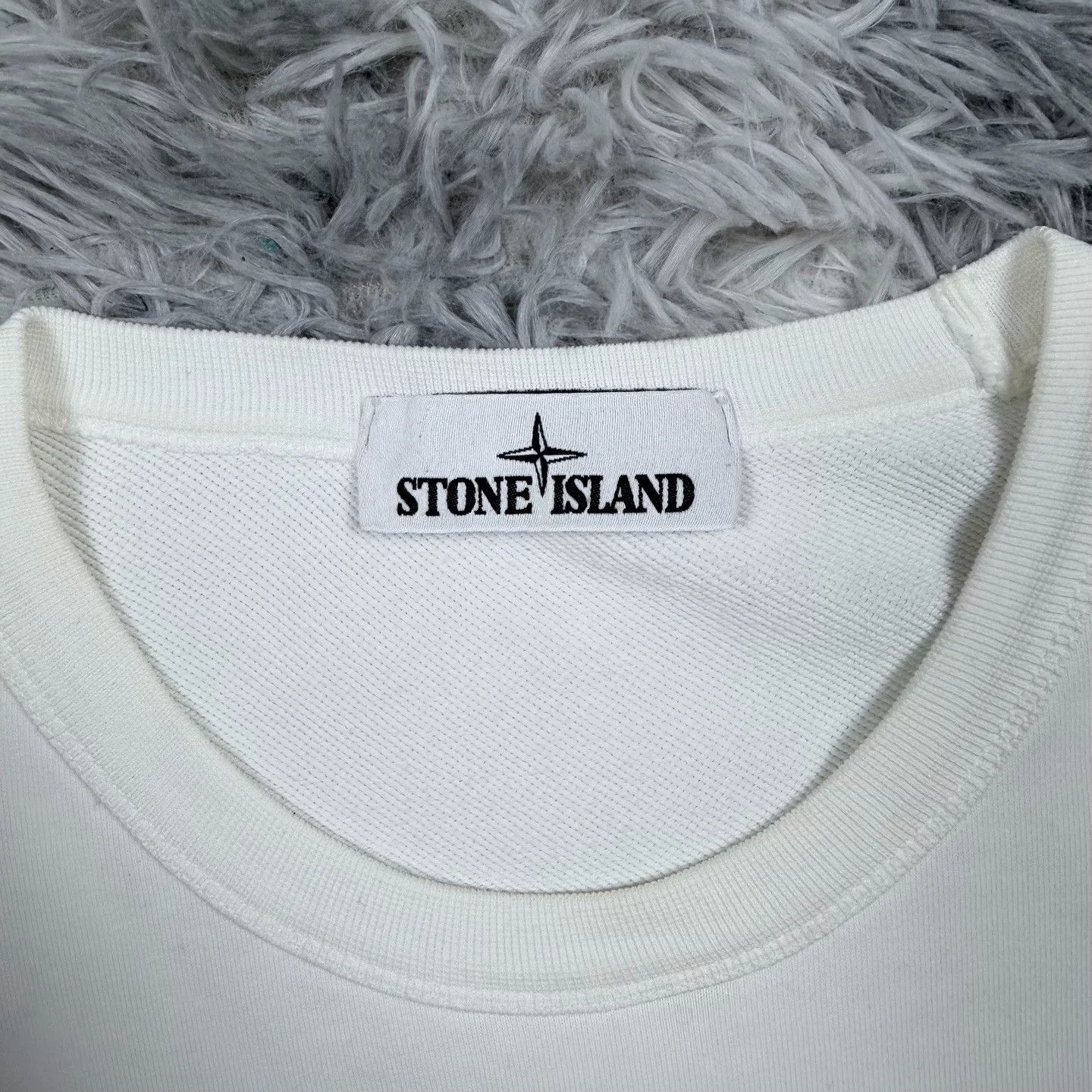 Stone Island Stone Island White Crewneck Designer Size US L / EU 52-54 / 3 - 3 Thumbnail