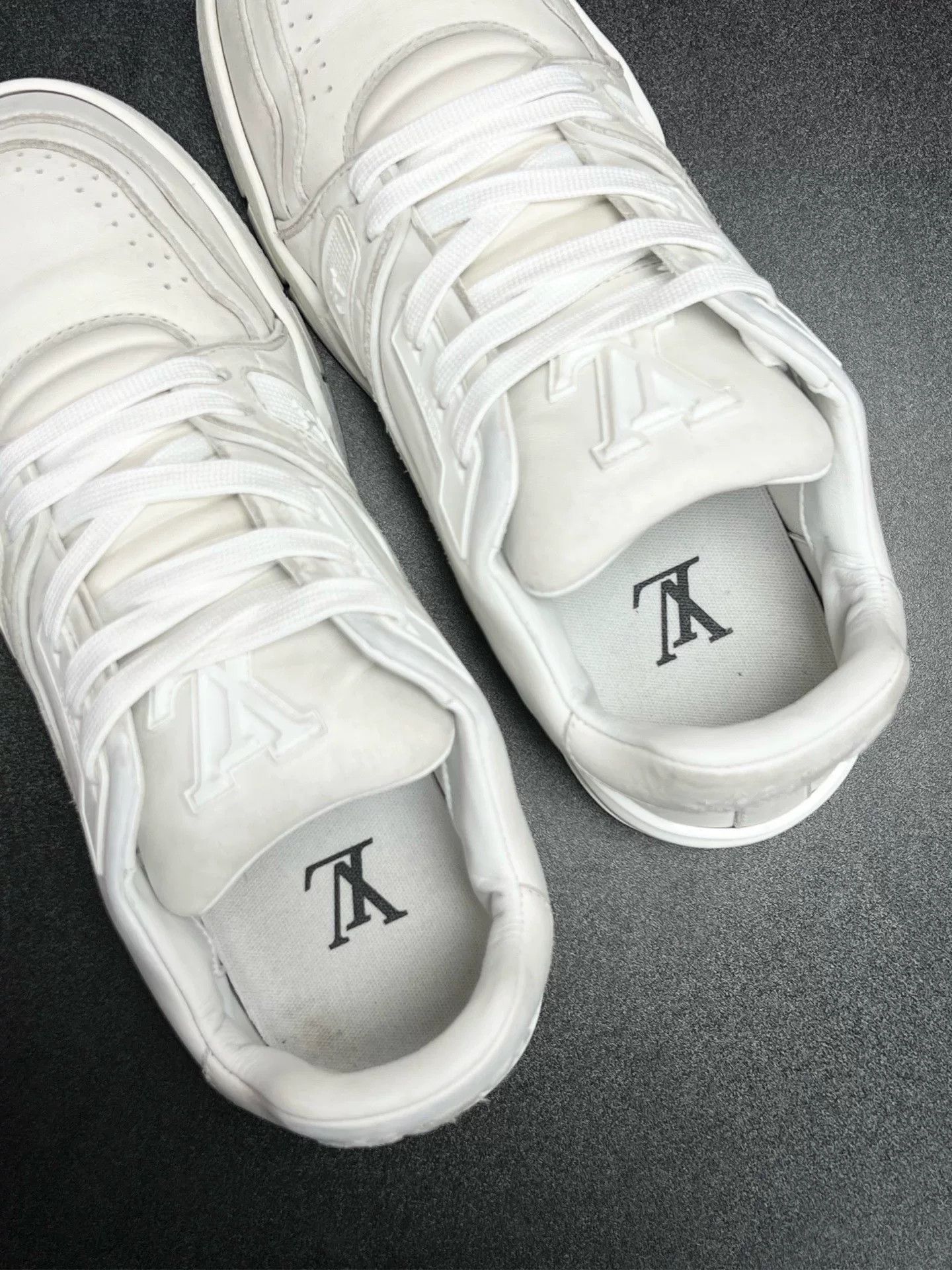 Louis Vuitton Louis Vuitton White Designer Casual Size US S / EU 44-46 / 1 - 4 Thumbnail