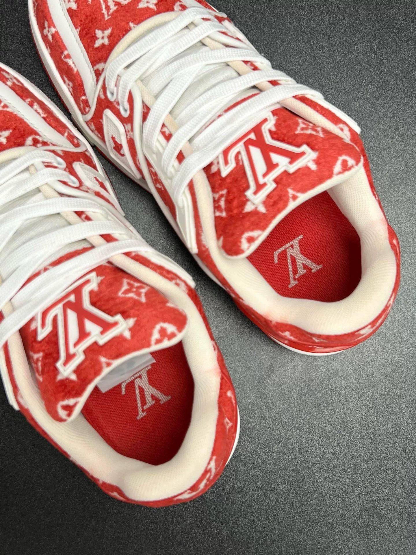 Louis Vuitton Louis Vuitton Red Designer Casual Size US S / EU 44-46 / 1 - 4 Thumbnail