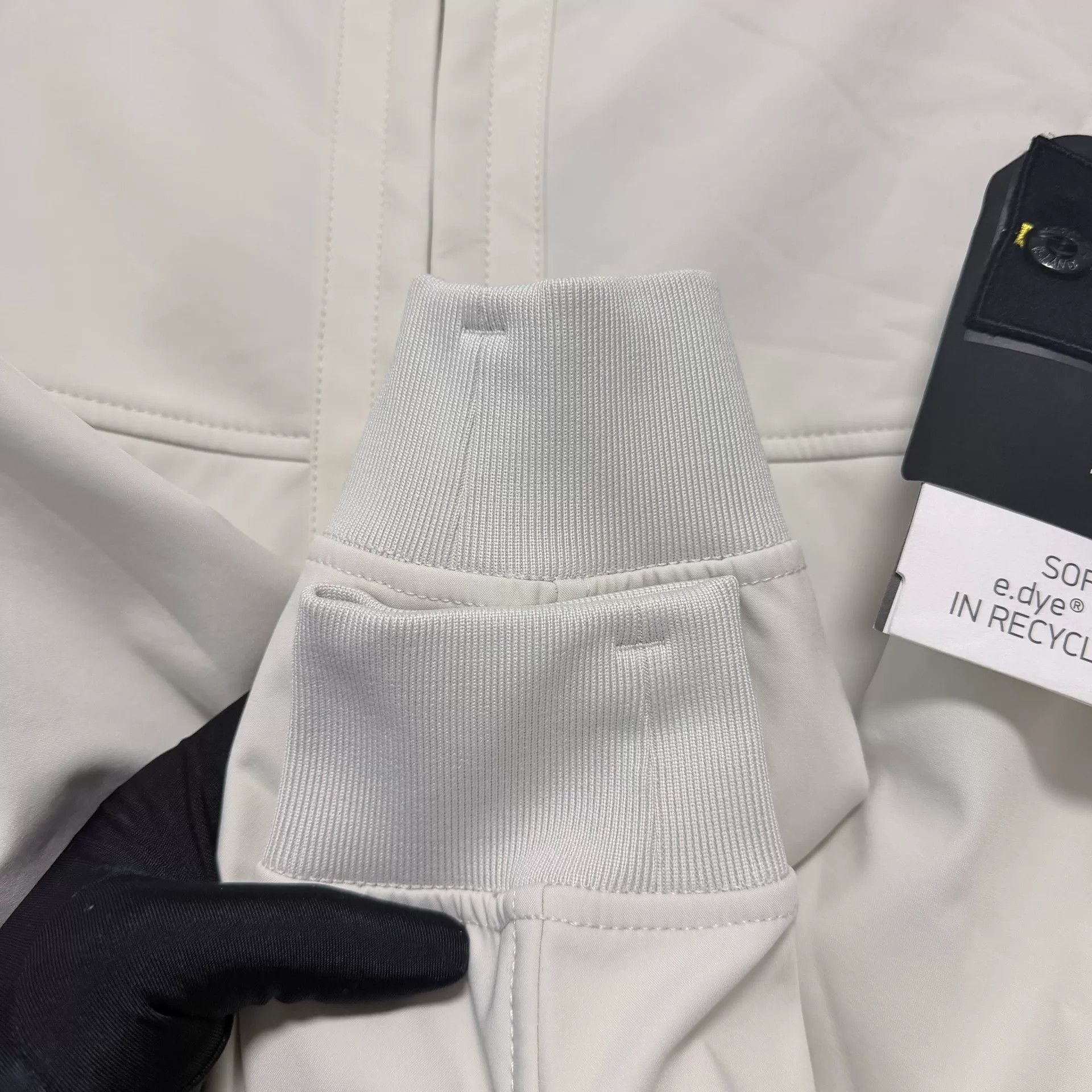Stone Island Stone Island White Jacket Outerwear Size US S / EU 44-46 / 1 - 4 Thumbnail