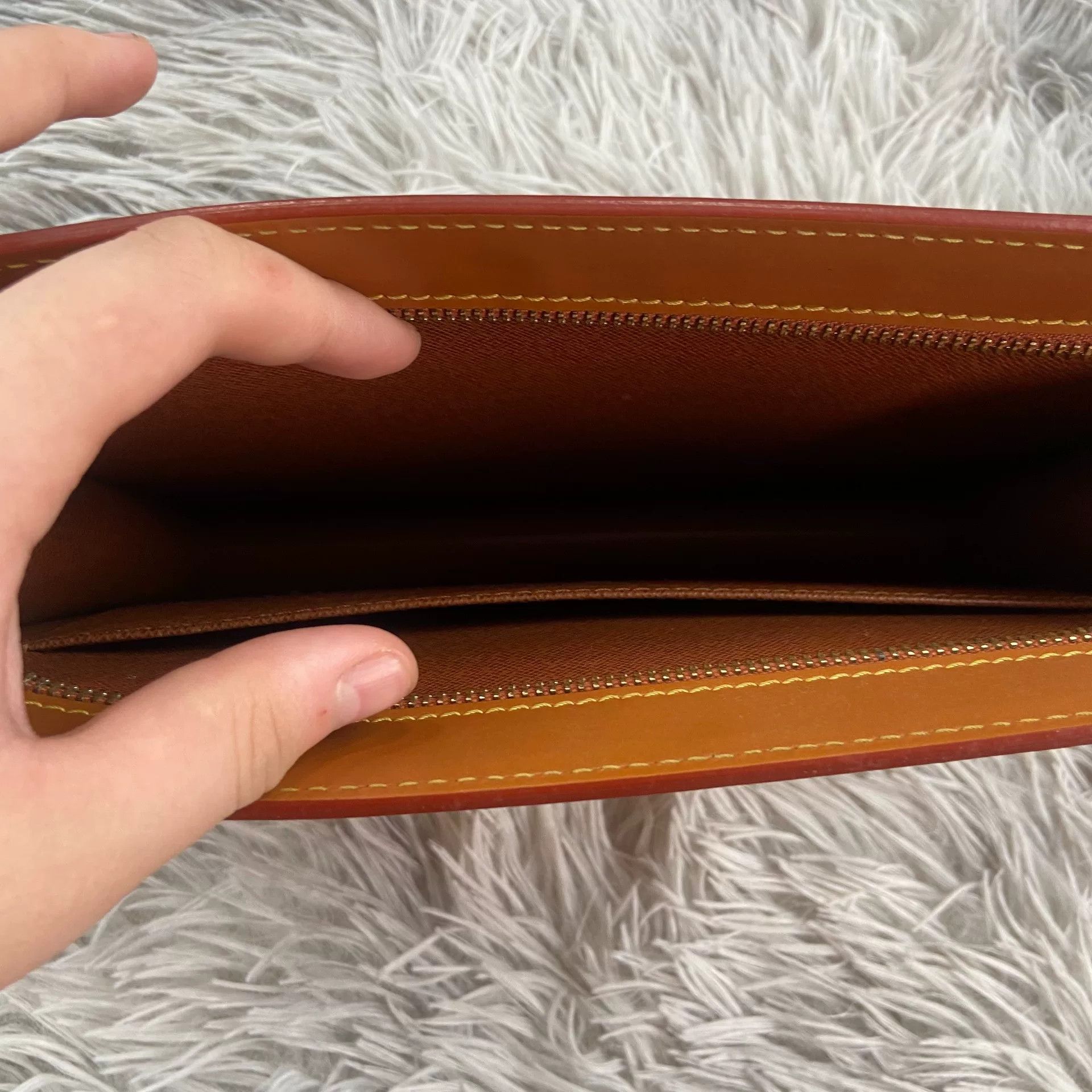Louis Vuitton Louis Vuitton Clutch Designer Casual Size ONE SIZE - 6 Thumbnail