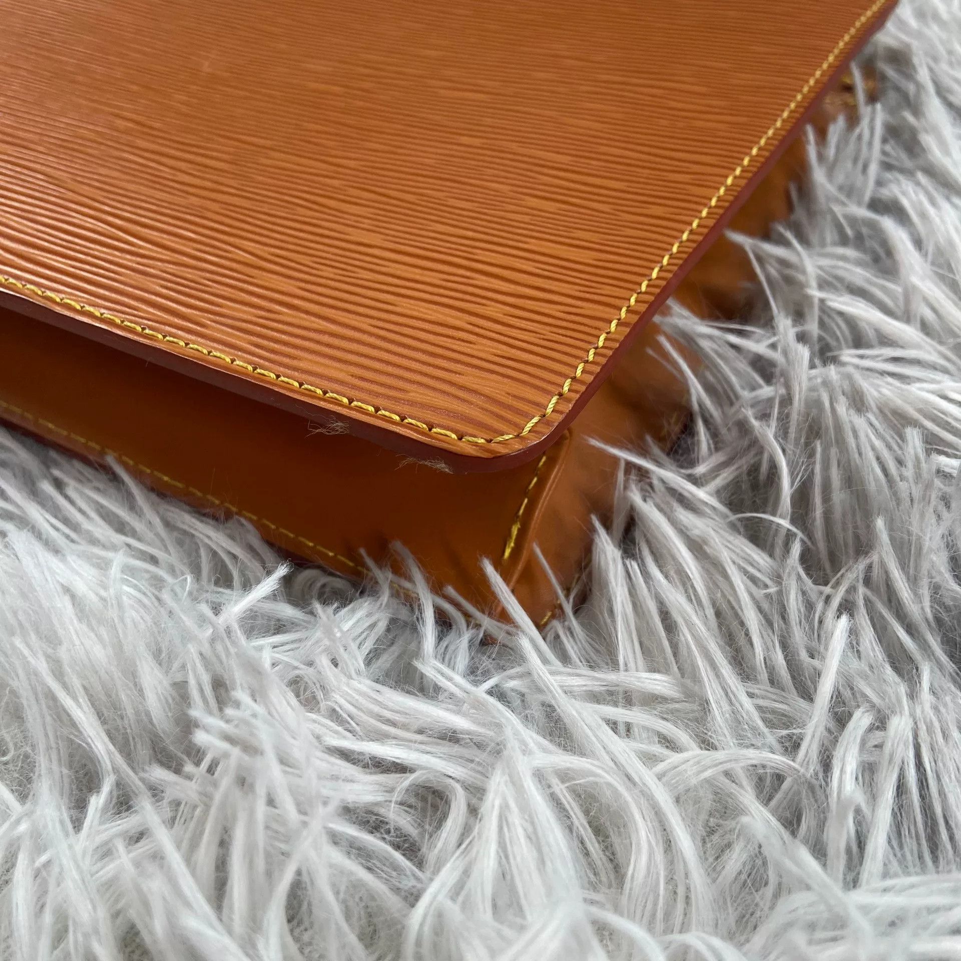 Louis Vuitton Louis Vuitton Clutch Designer Casual Size ONE SIZE - 8 Thumbnail