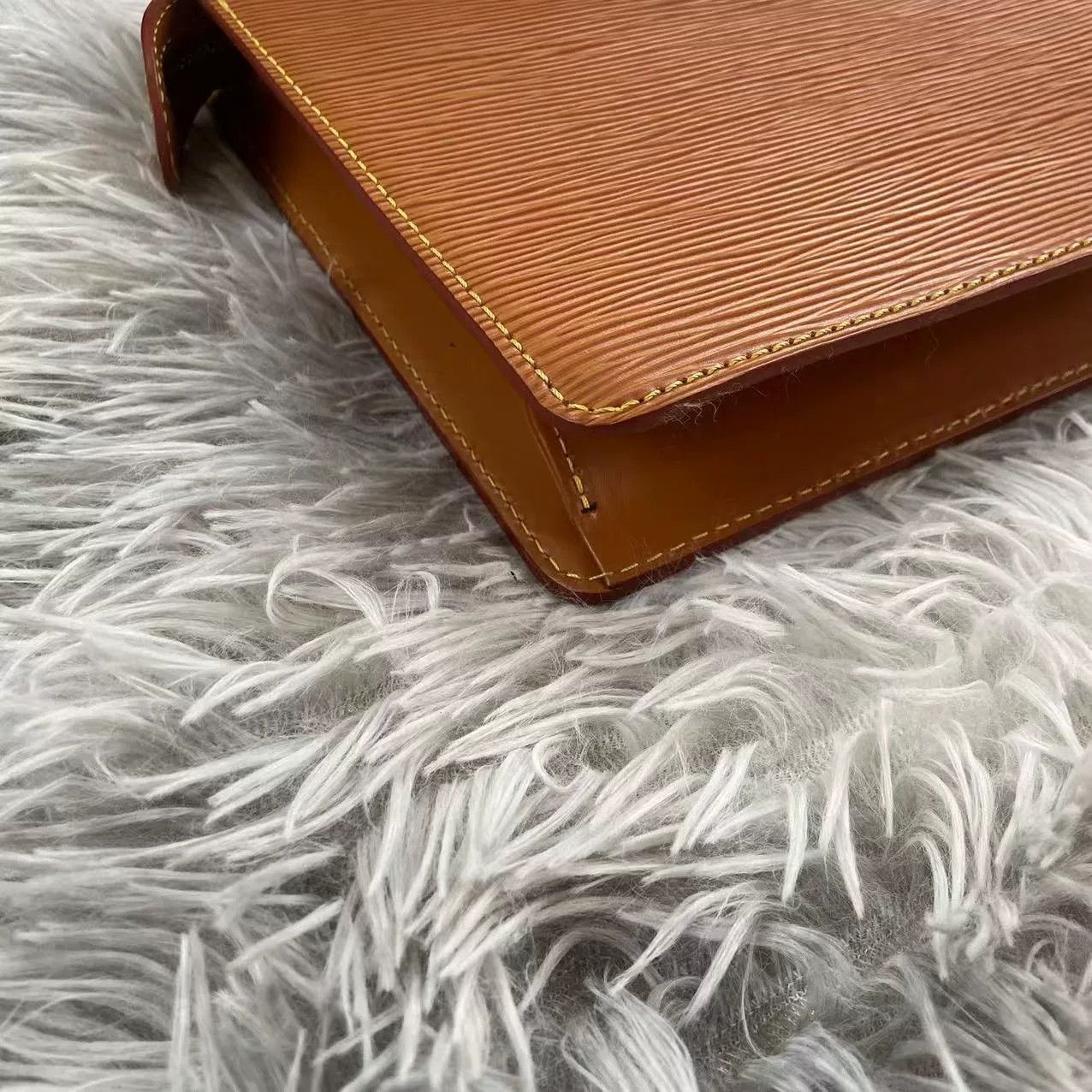 Louis Vuitton Louis Vuitton Clutch Designer Casual Size ONE SIZE - 7 Thumbnail