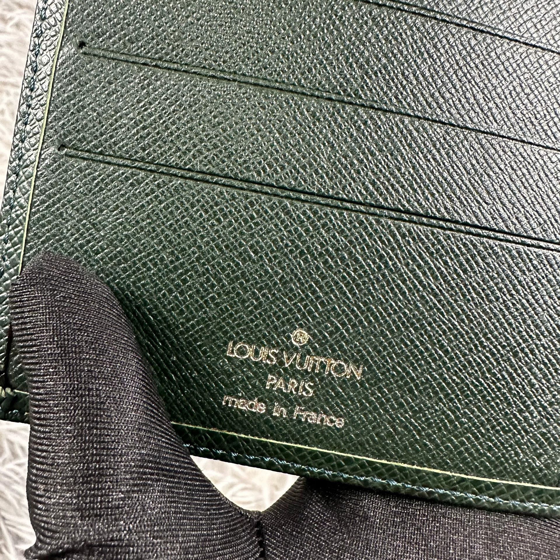 Louis Vuitton Louis Vuitton Green Wallet Designer Size ONE SIZE - 4 Thumbnail