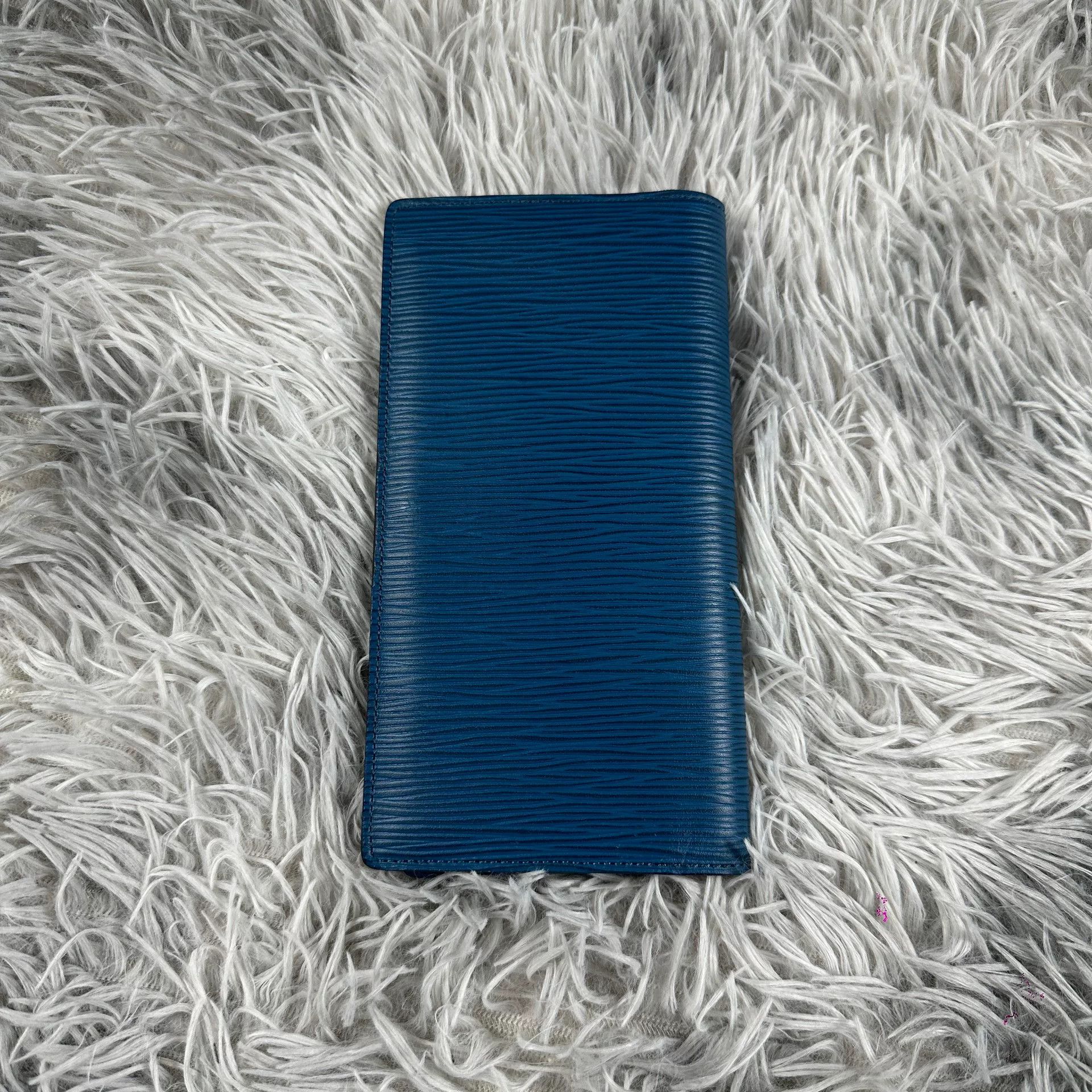 Louis Vuitton Louis Vuitton Blue Wallet Designer Size ONE SIZE - 2 Thumbnail