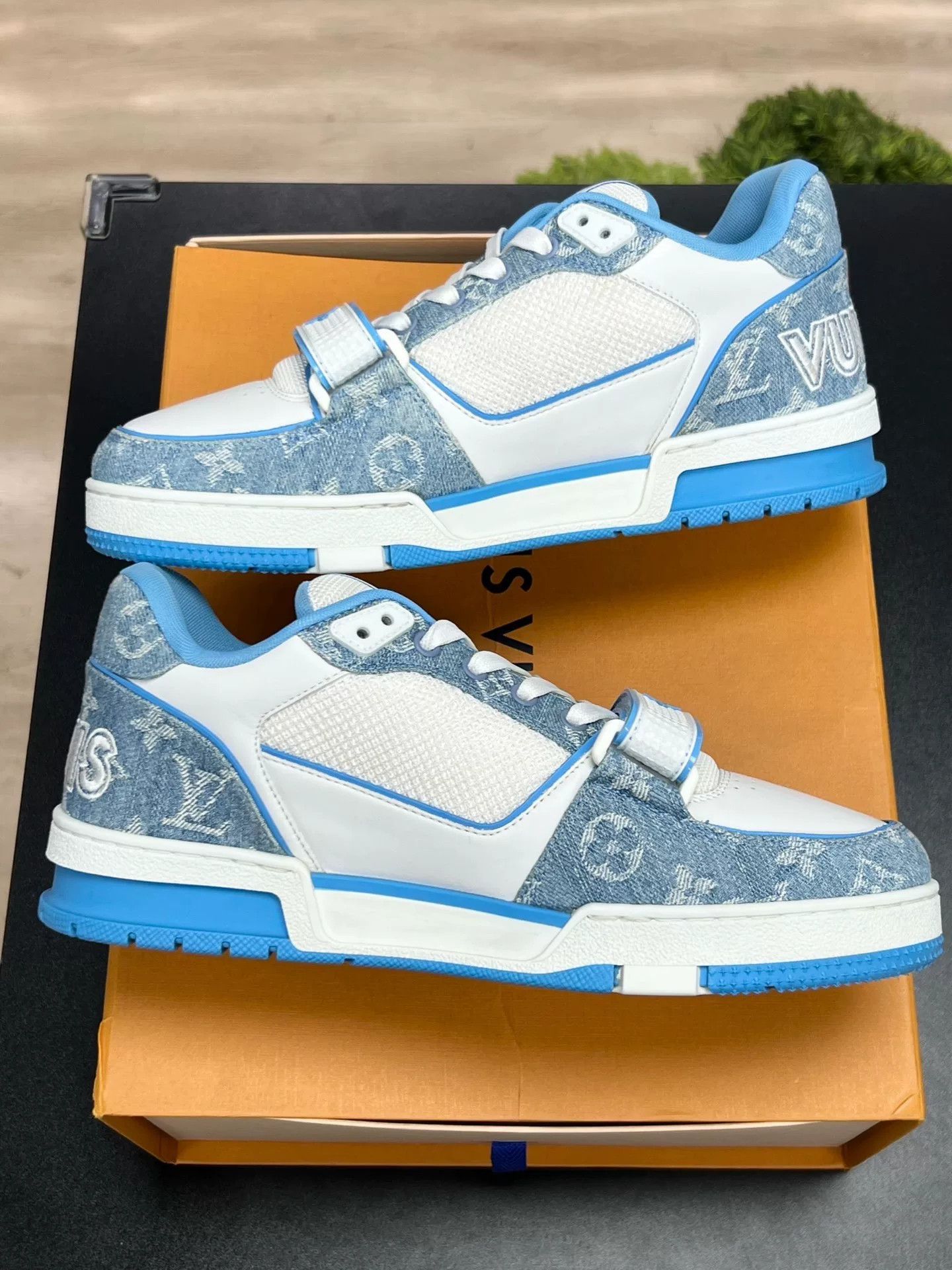 Louis Vuitton Louis Vuitton Blue Velcro Designer Size US XS / EU 42 / 0 - 6 Thumbnail