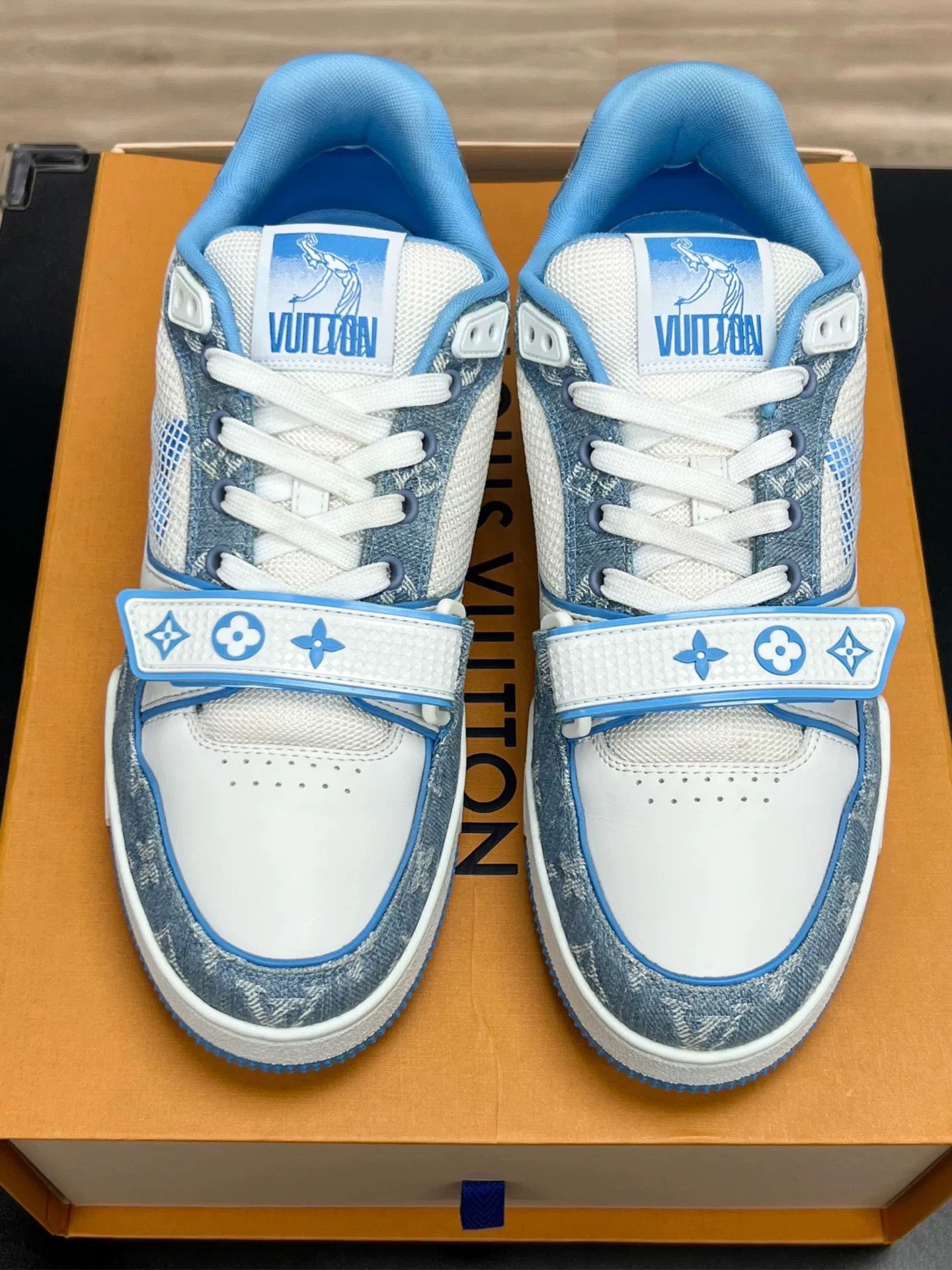 Louis Vuitton Louis Vuitton Blue Velcro Designer Size US XS / EU 42 / 0 - 3 Thumbnail
