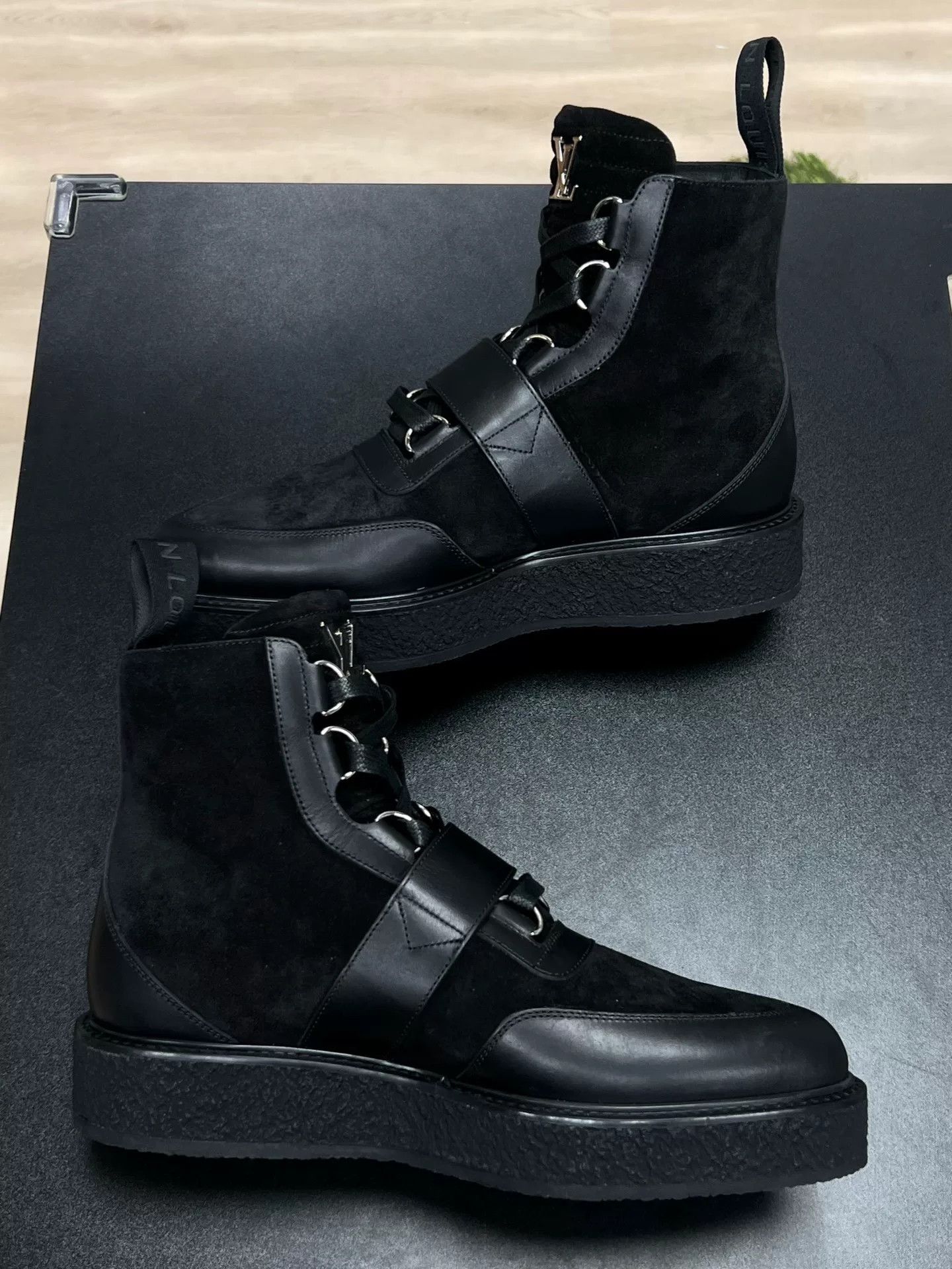 Louis Vuitton Louis Vuitton Black Designer Casual Size US 5 / EU 37 - 5 Thumbnail