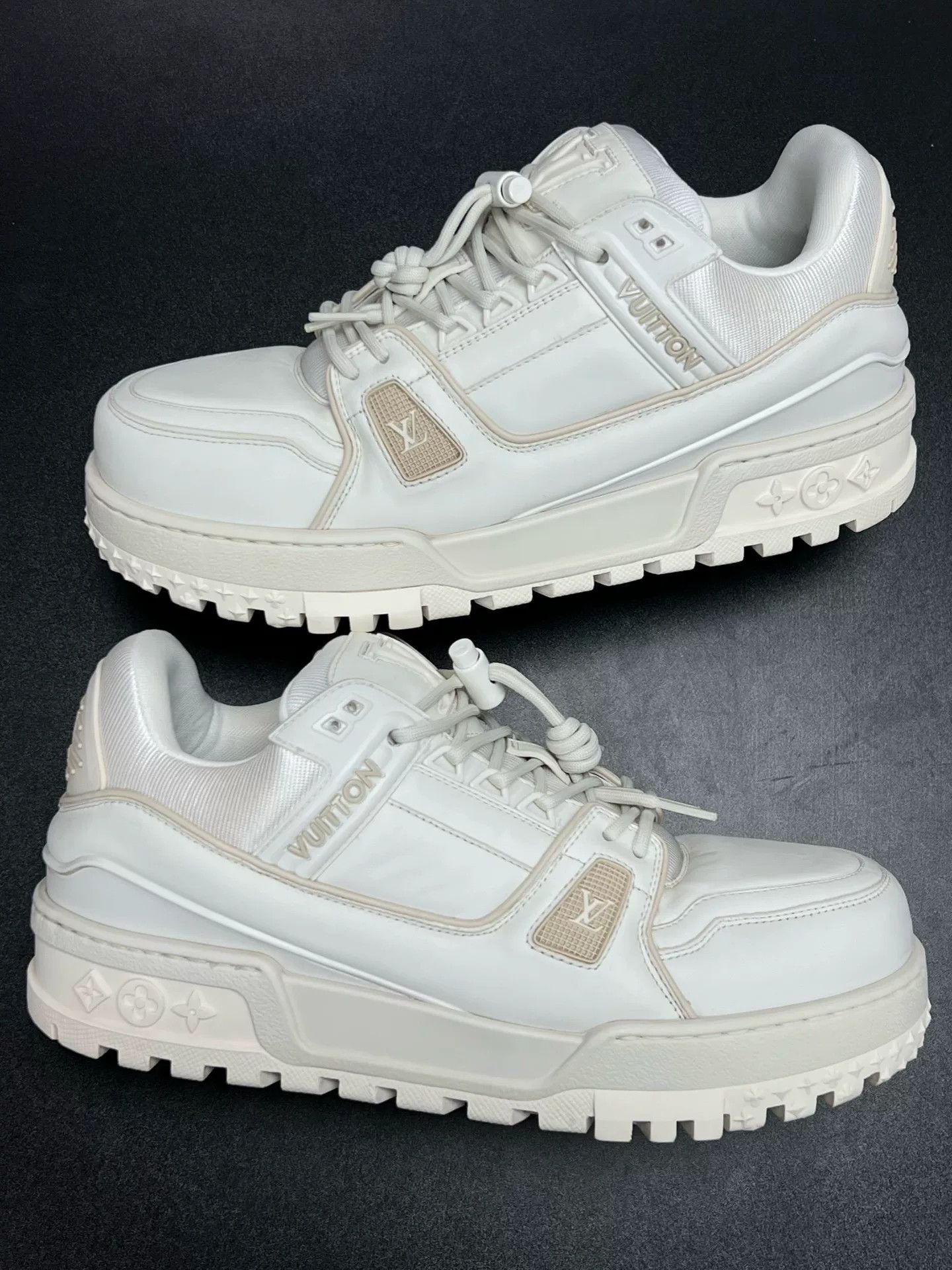 Louis Vuitton Louis Vuitton White Designer Casual Size US M / EU 48-50 / 2 - 5 Thumbnail