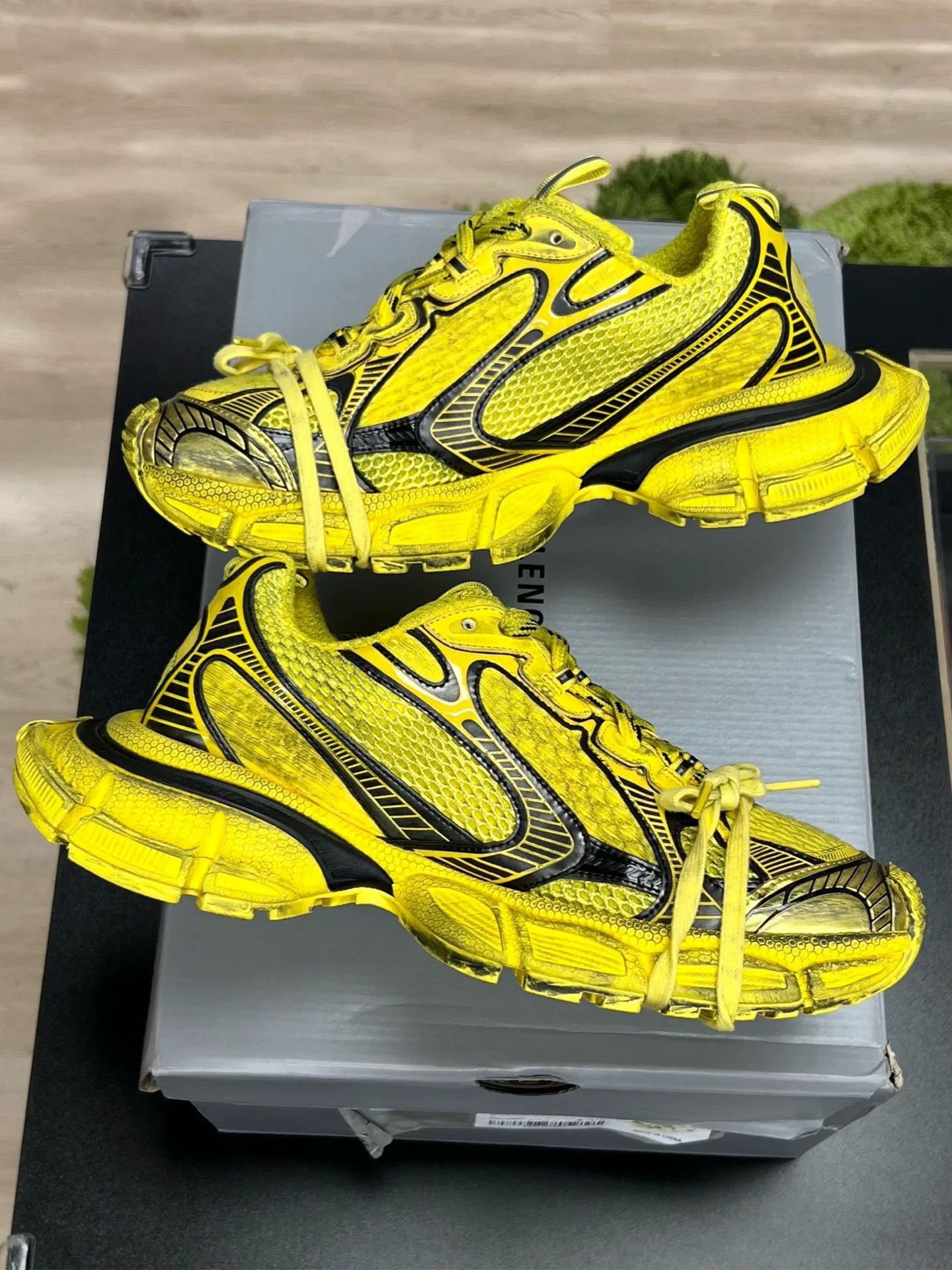 Balenciaga Balenciaga Yellow Designer Casual Size US XXL / EU 58 / 5 - 6 Thumbnail