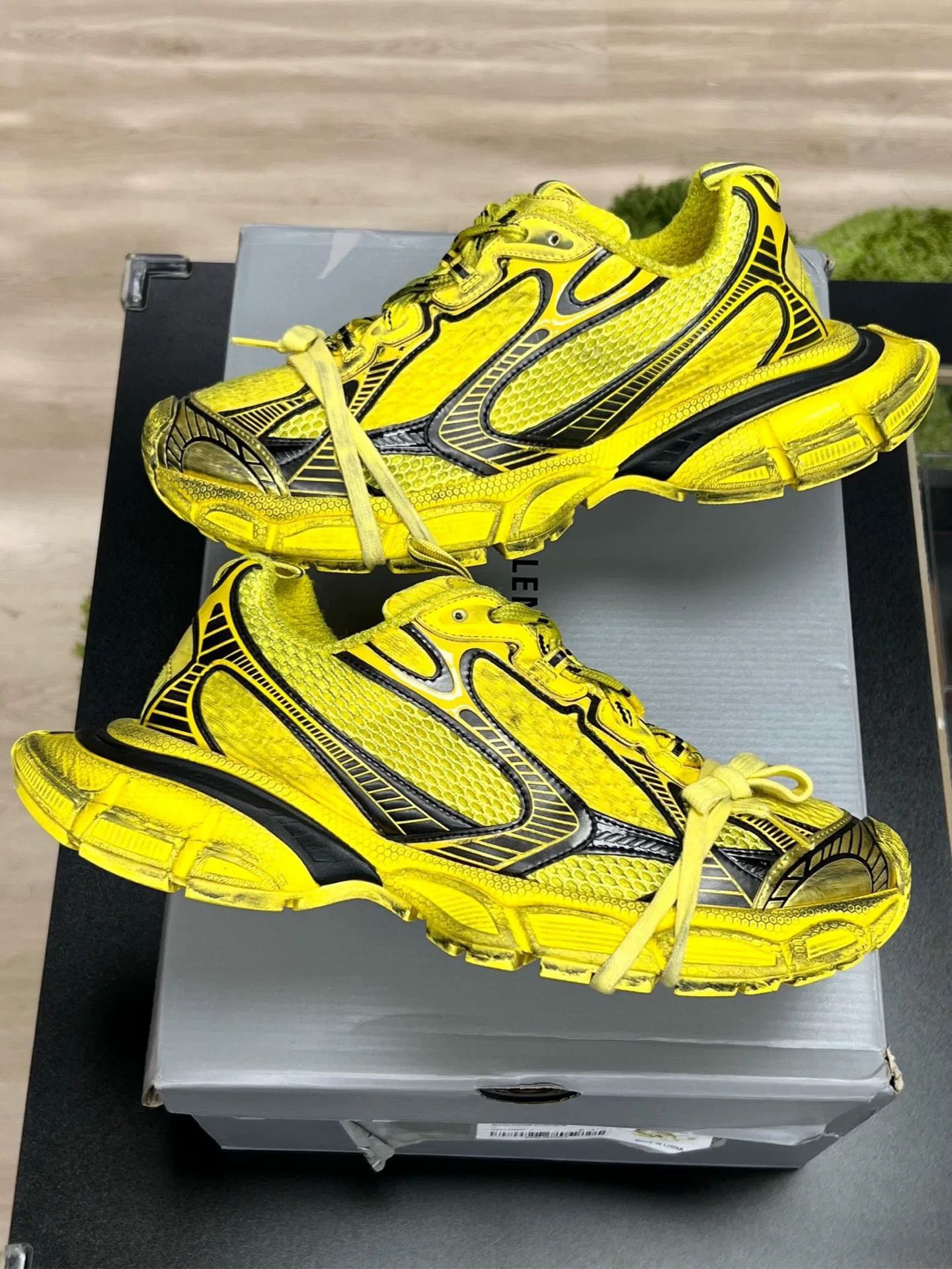 Balenciaga Balenciaga Yellow Designer Casual Size US XXL / EU 58 / 5 - 5 Thumbnail