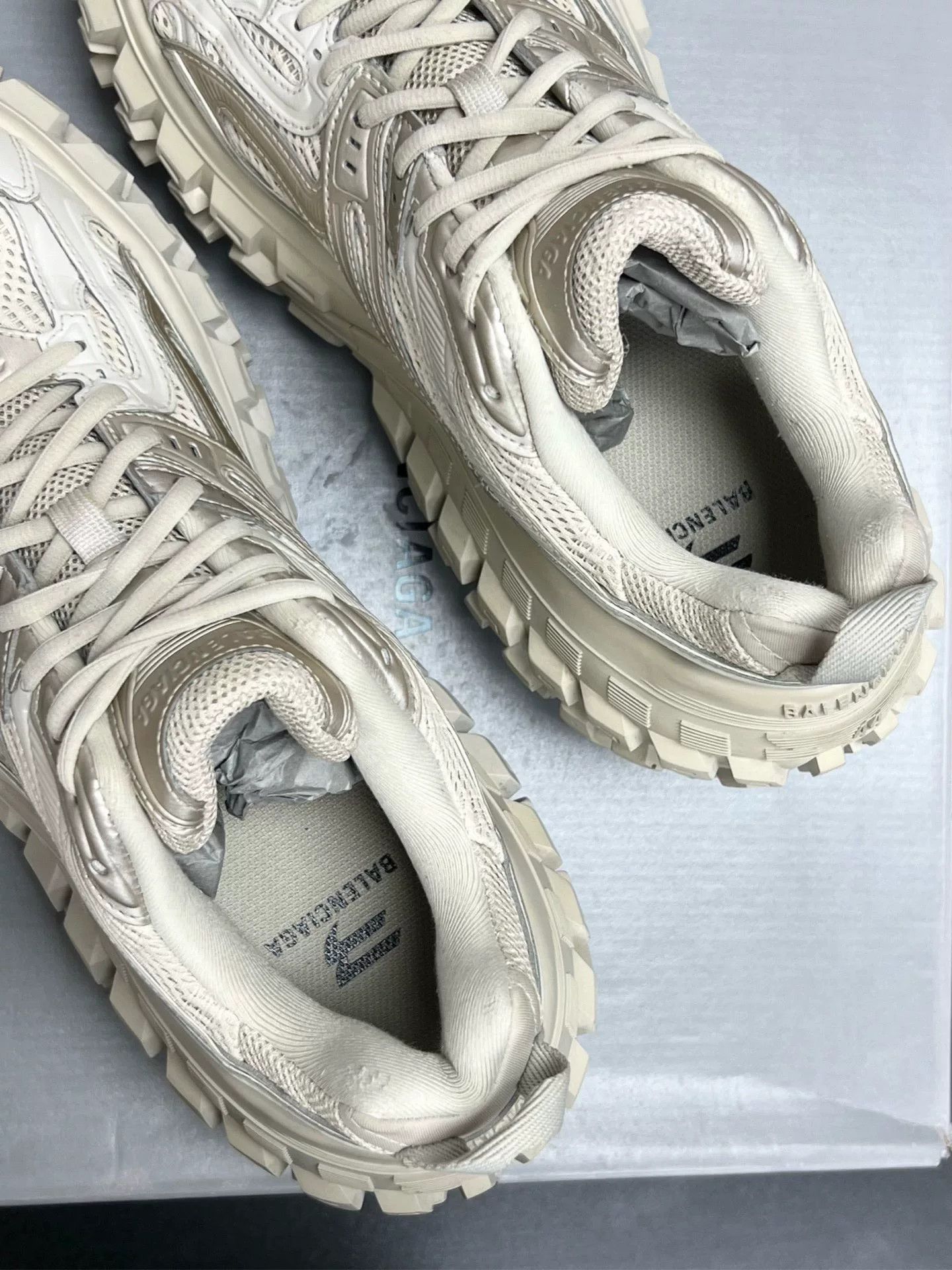 Balenciaga Balenciaga Brown Shoes Low Top Size US S / EU 44-46 / 1 - 4 Thumbnail
