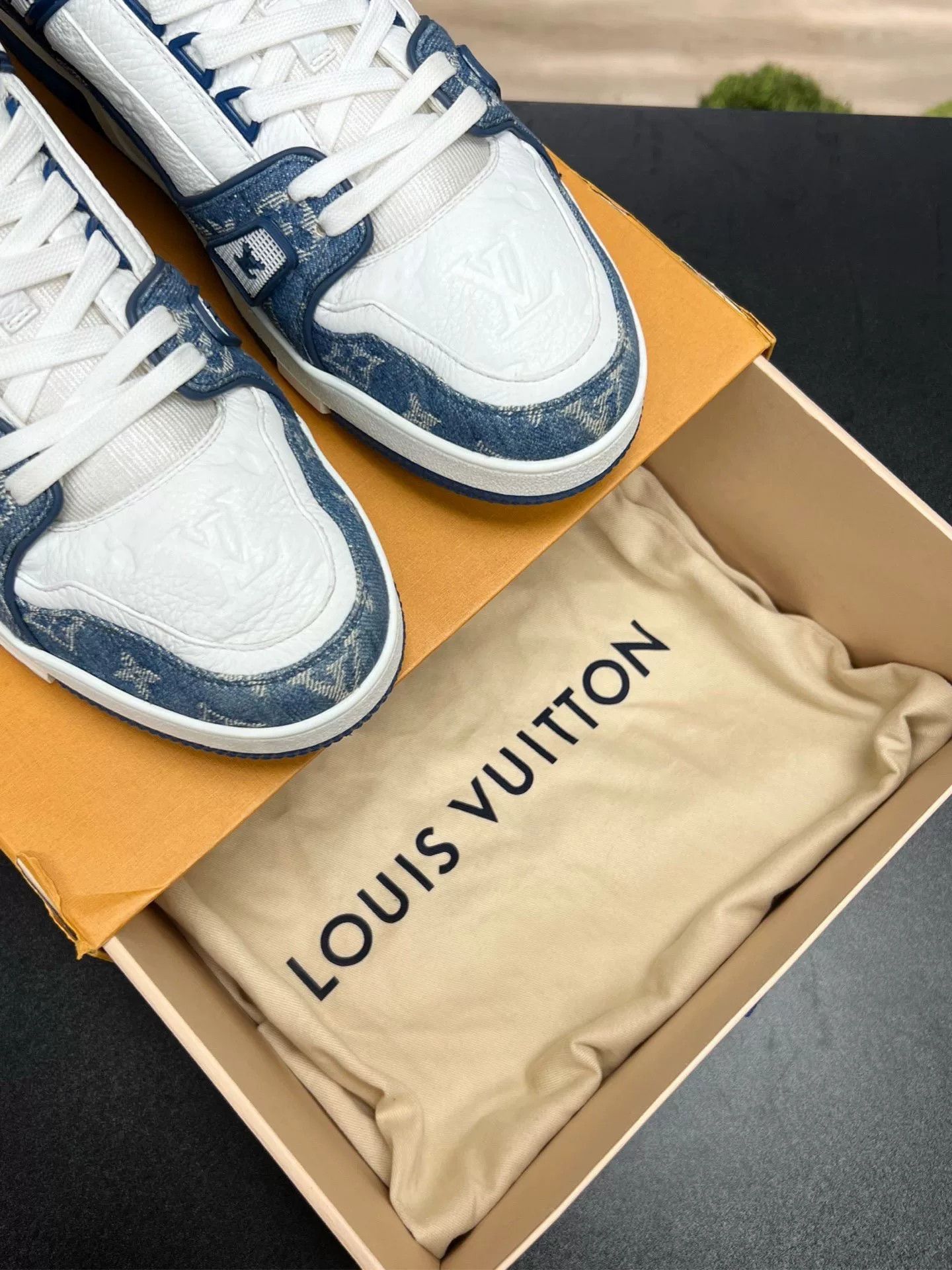 Louis Vuitton Louis Vuitton Blue Denim Designer 43EU10US Size US 10 / EU 43 - 9 Thumbnail