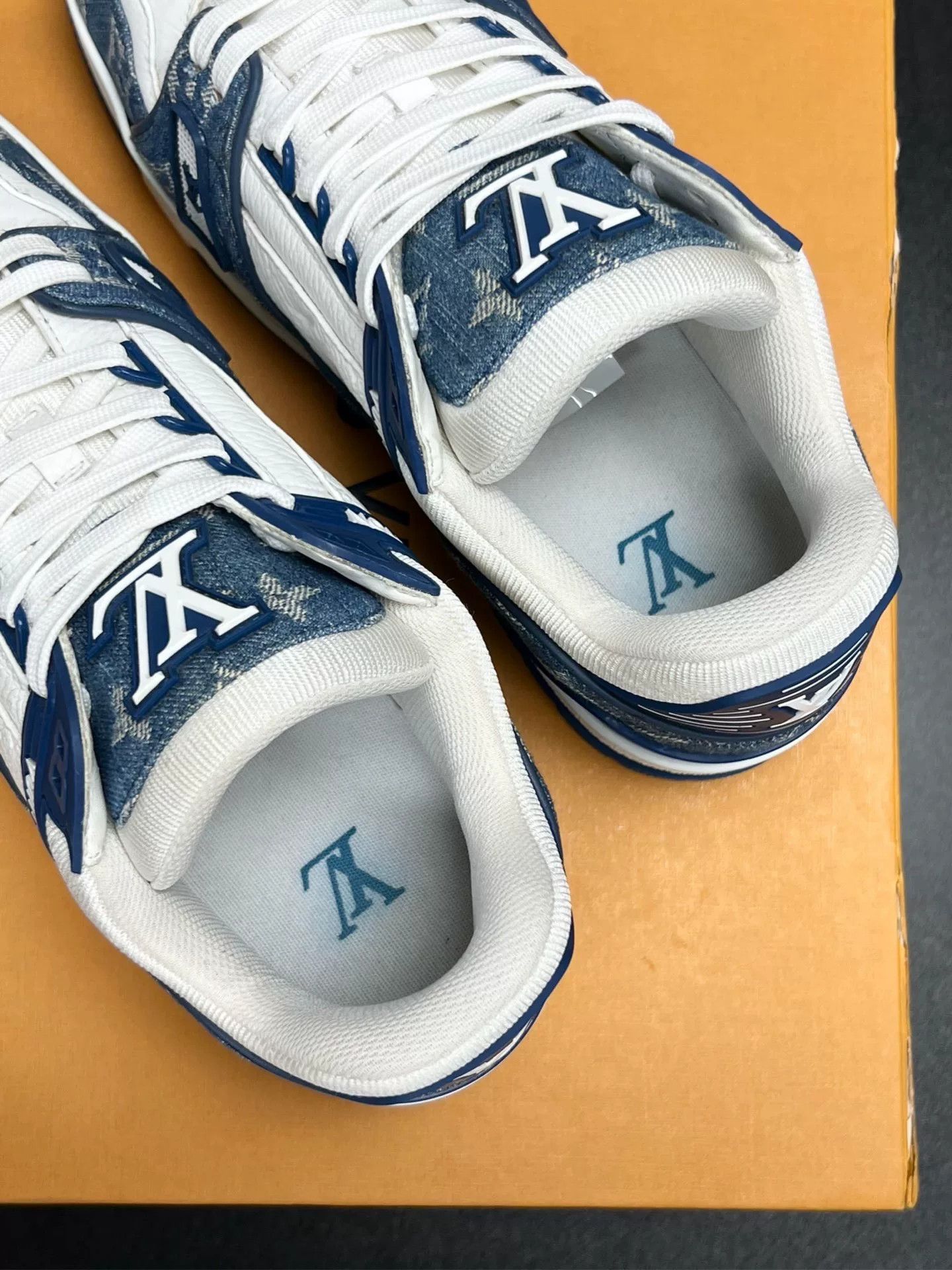 Louis Vuitton Louis Vuitton Blue Denim Designer 43EU10US Size US 10 / EU 43 - 4 Thumbnail