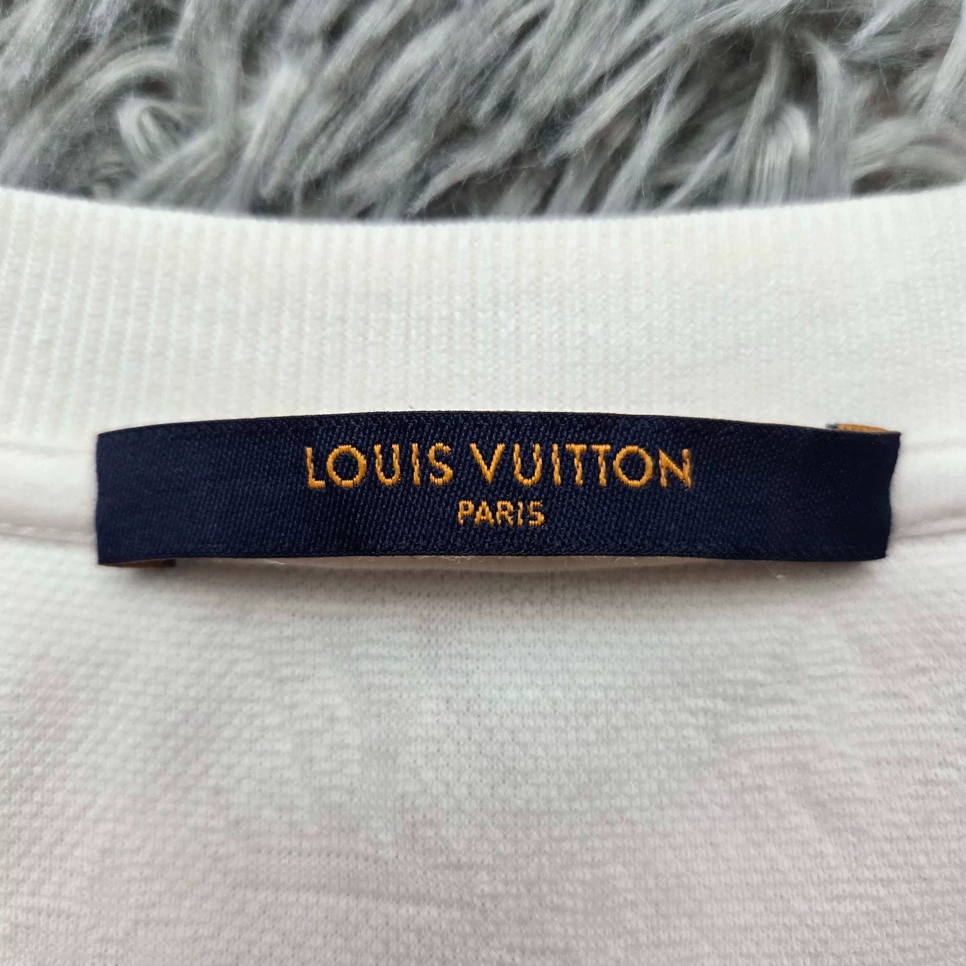 Louis Vuitton Louis Vuitton T-Shirt Casual Short Sleeve Size US S / EU 44-46 / 1 - 3 Thumbnail