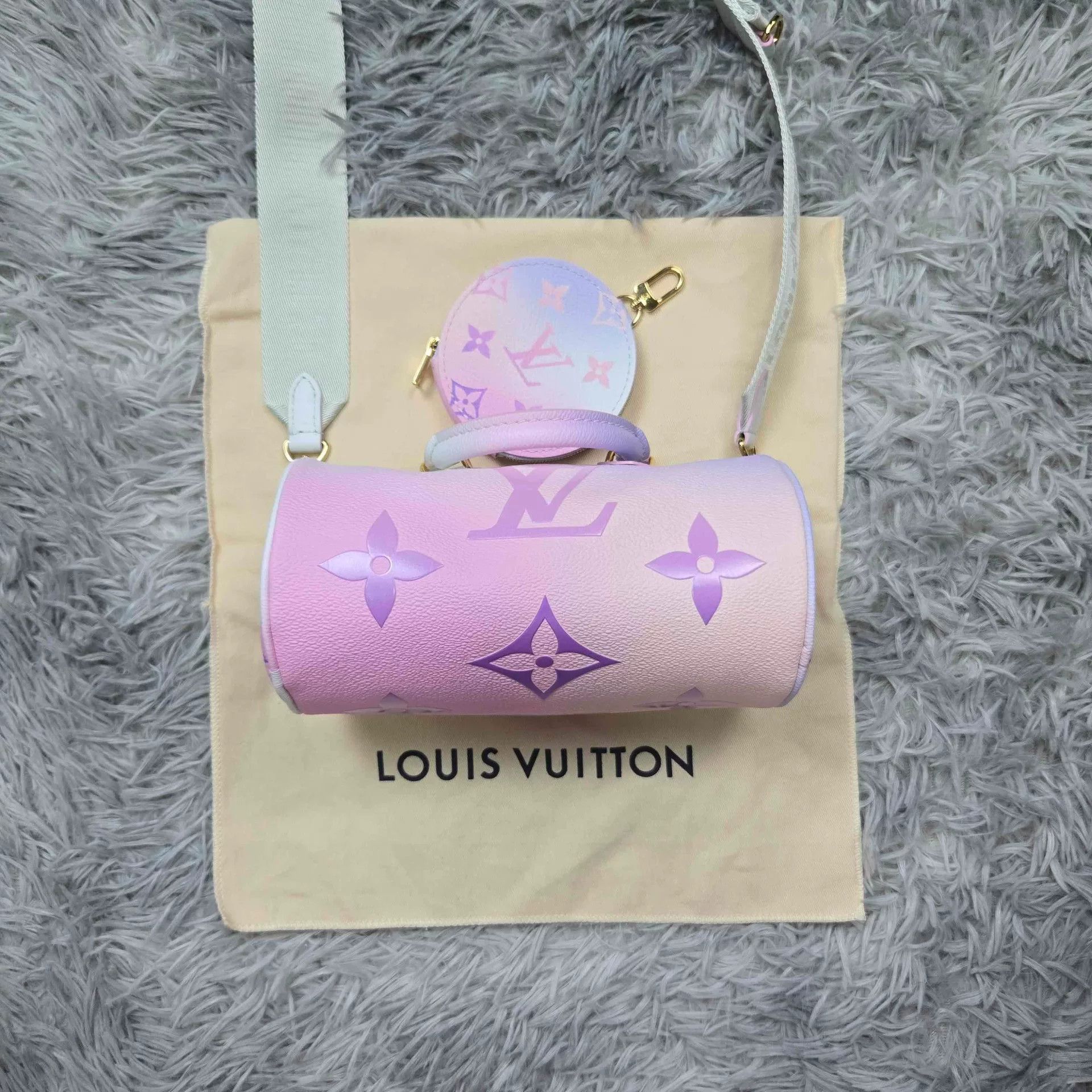Louis Vuitton Louis Vuitton Multi Designer Casual Size US M / EU 48-50 / 2 - 3 Thumbnail