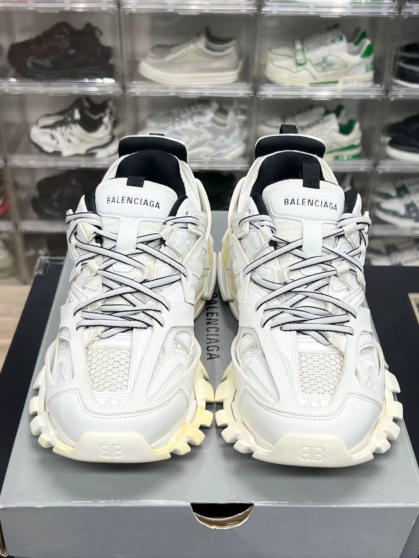Balenciaga Balenciaga White Designer Casual Size US S / EU 44-46 / 1 - 2 Thumbnail