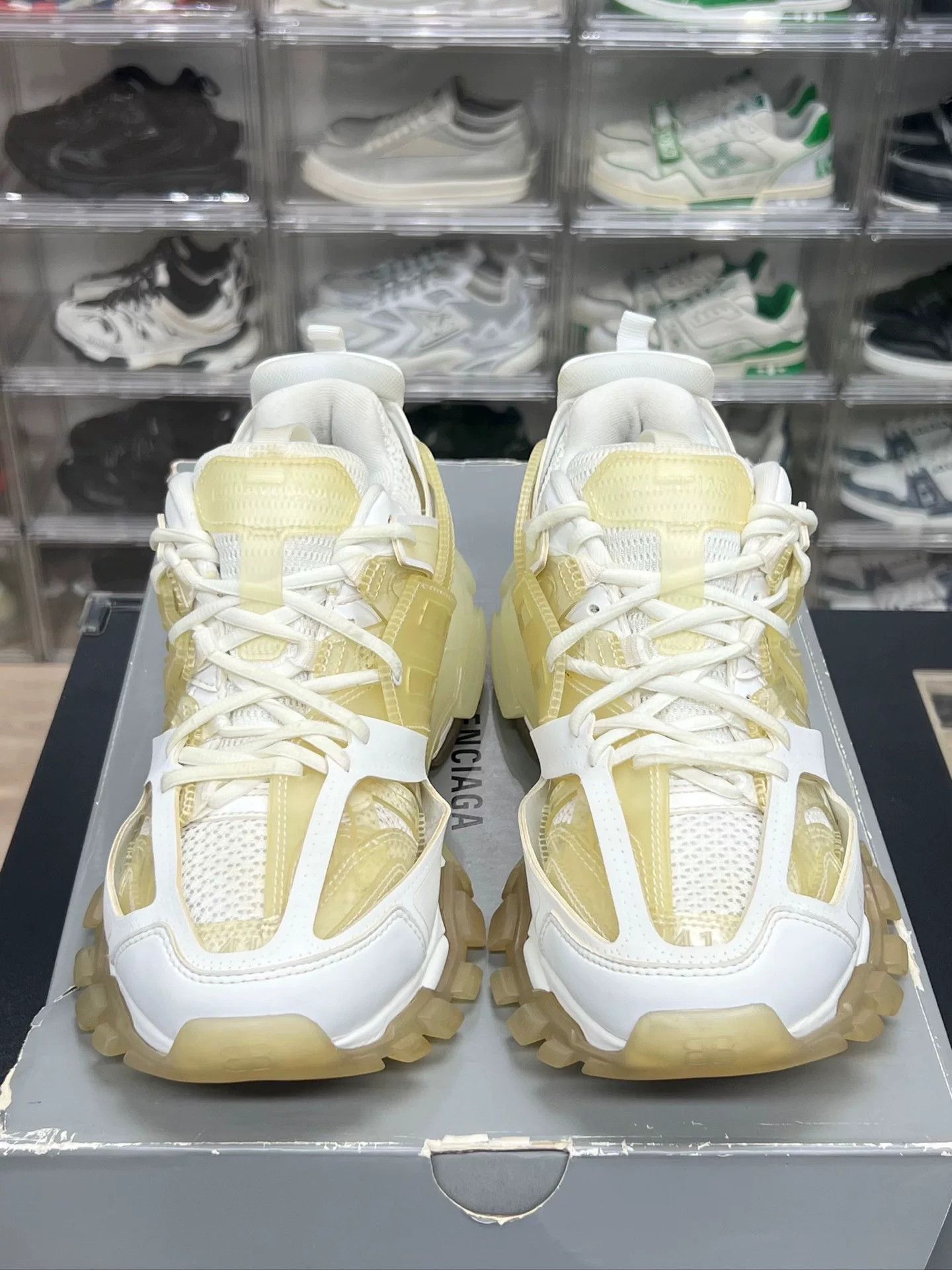 Balenciaga Balenciaga White Designer Casual Size US S / EU 44-46 / 1 - 2 Thumbnail