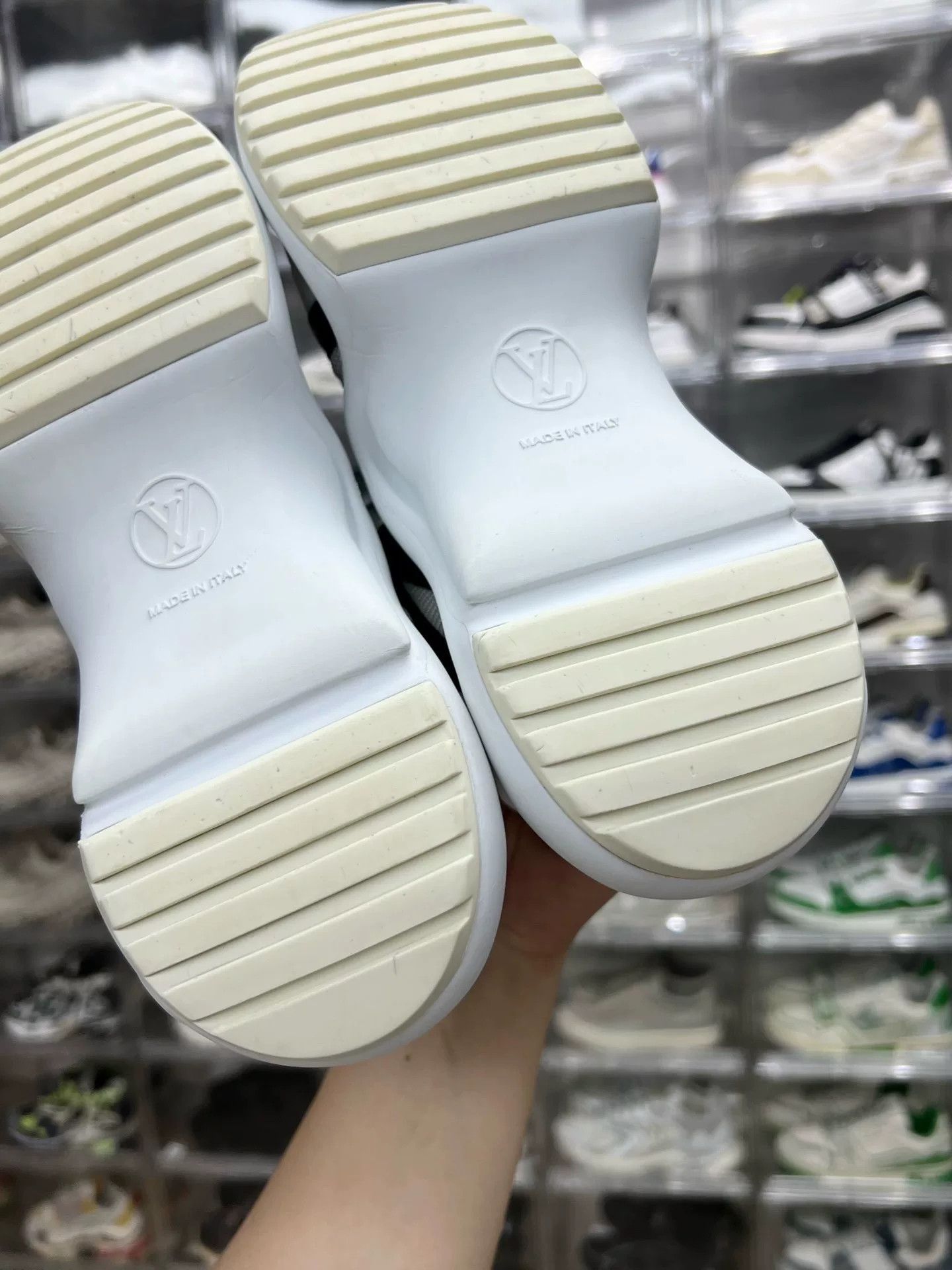 Louis Vuitton Louis Vuitton White Designer Casual Size US S / EU 44-46 / 1 - 8 Thumbnail