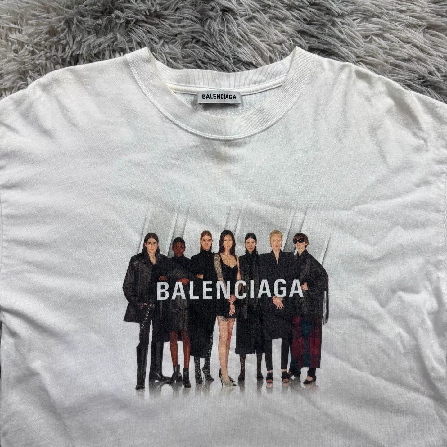 Balenciaga Balenciaga T-Shirt Casual Short Sleeve Size US M / EU 48-50 / 2 - 3 Thumbnail