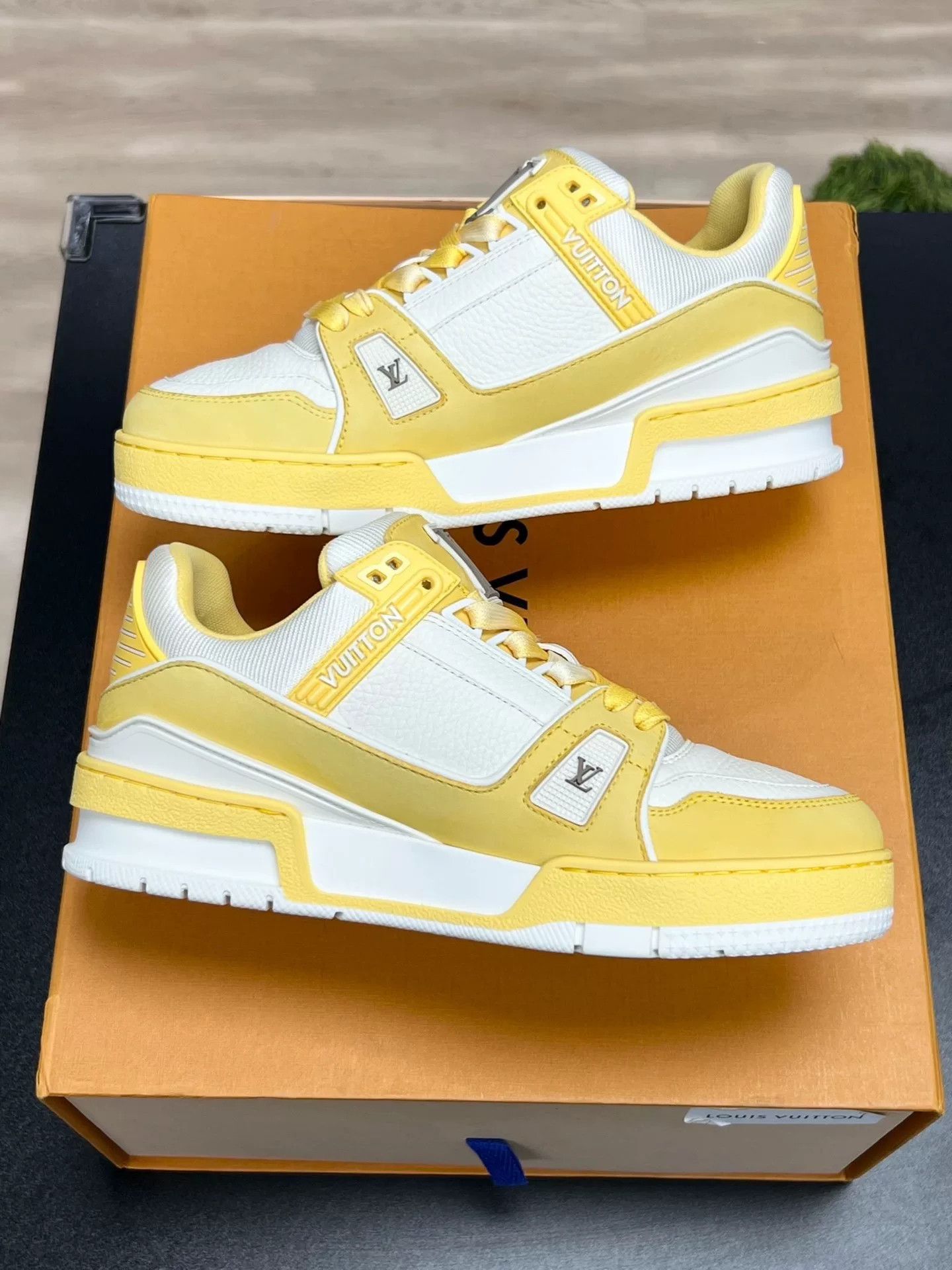Louis Vuitton Louis Vuitton Yellow Designer Casual Size US S / EU 44-46 / 1 - 6 Thumbnail