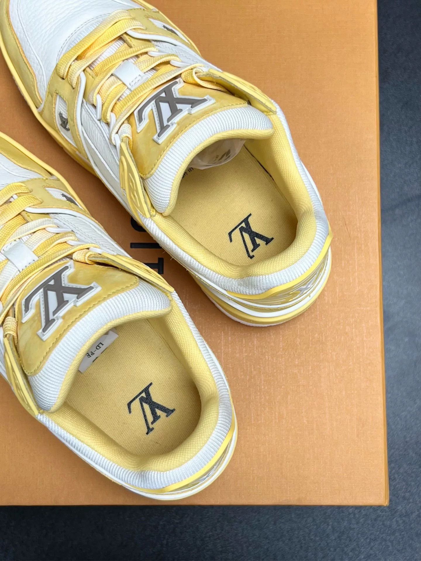 Louis Vuitton Louis Vuitton Yellow Designer Casual Size US S / EU 44-46 / 1 - 4 Thumbnail