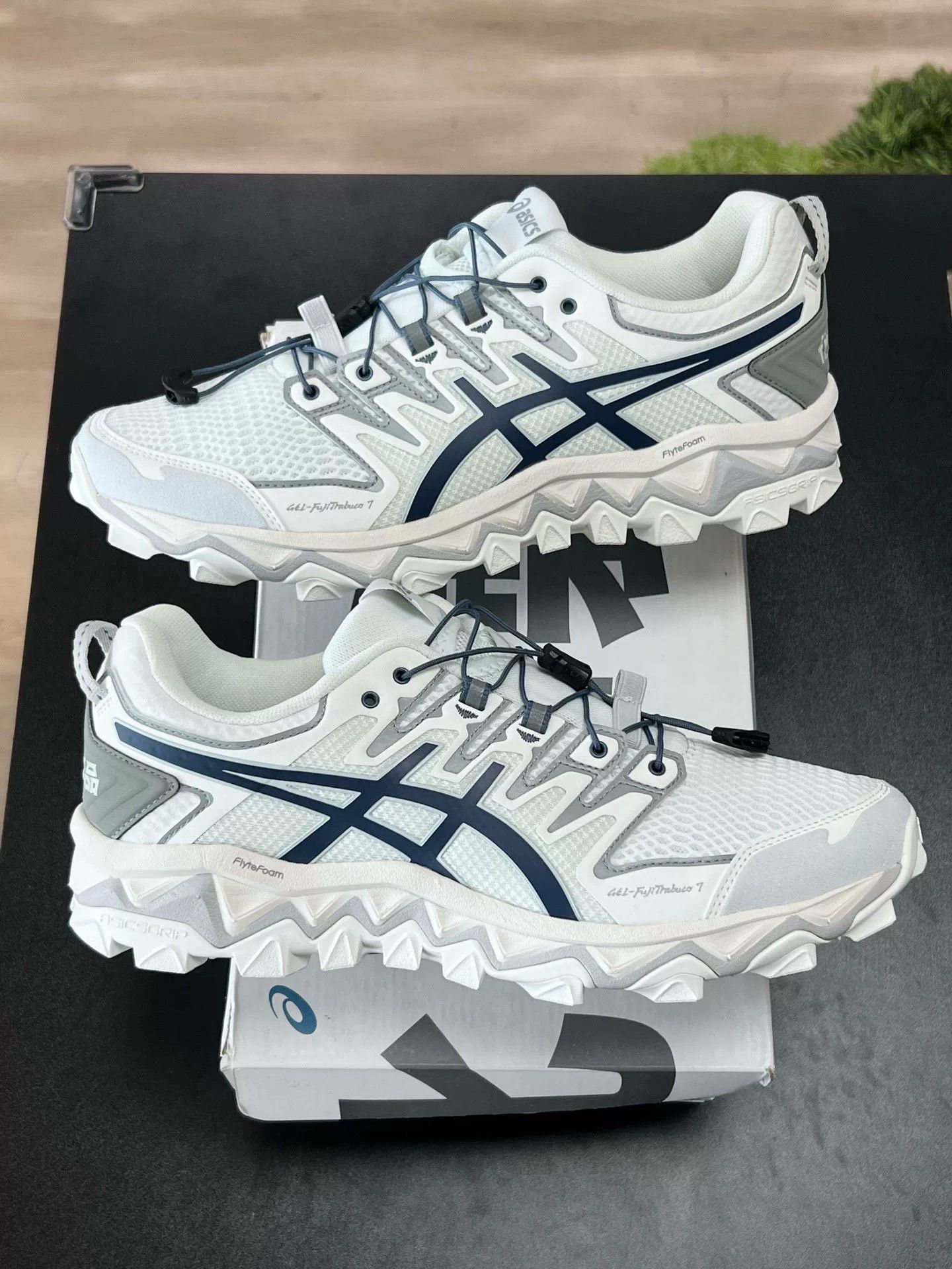 Asics Asics Running Shoes Low Top High Top Size US 10 / EU 43 - 5 Thumbnail