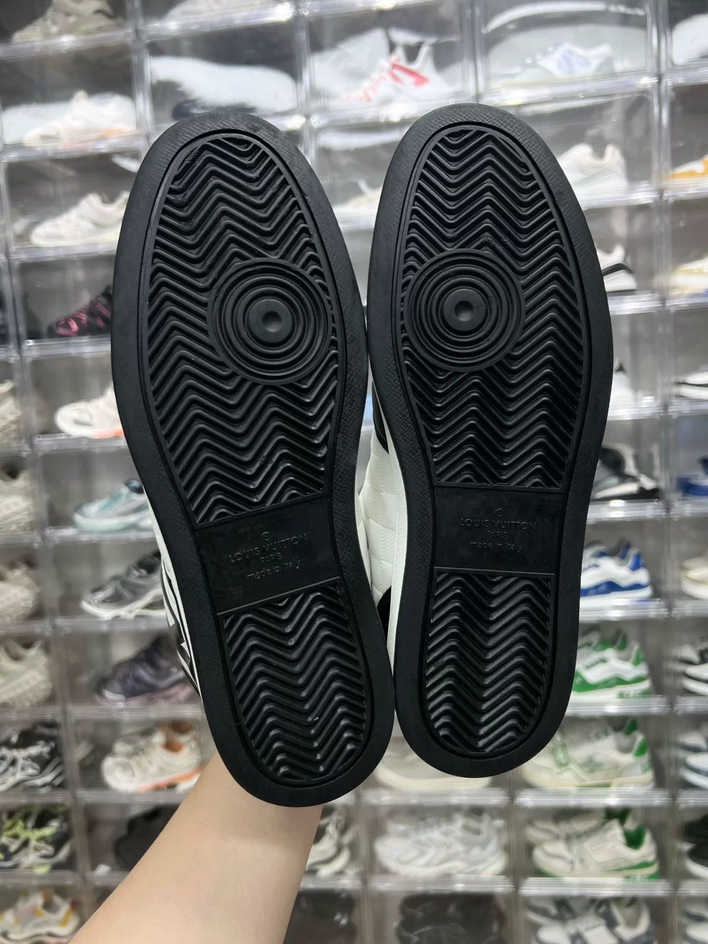 Louis Vuitton Louis Vuitton Black Shoes Low Top Size US 10 / EU 43 - 8 Thumbnail