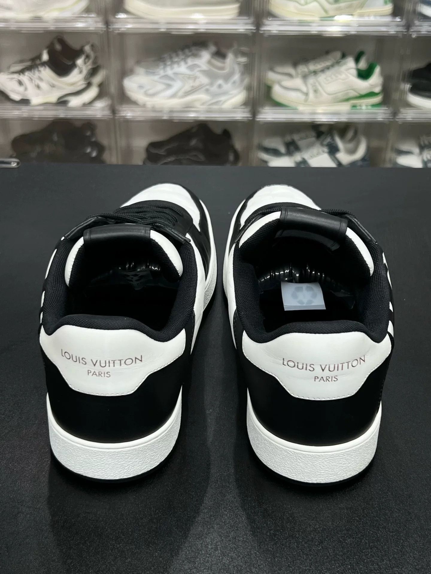 Louis Vuitton Louis Vuitton Black Shoes Low Top Size US 10 / EU 43 - 7 Thumbnail