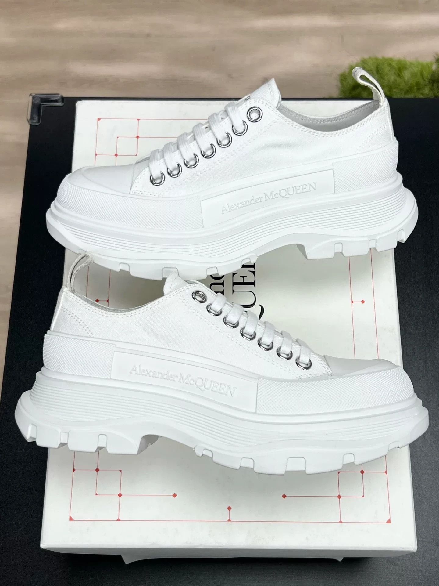 Dr. Martens Dr. Martens White Designer Casual Size US 10 / EU 43 - 4 Thumbnail