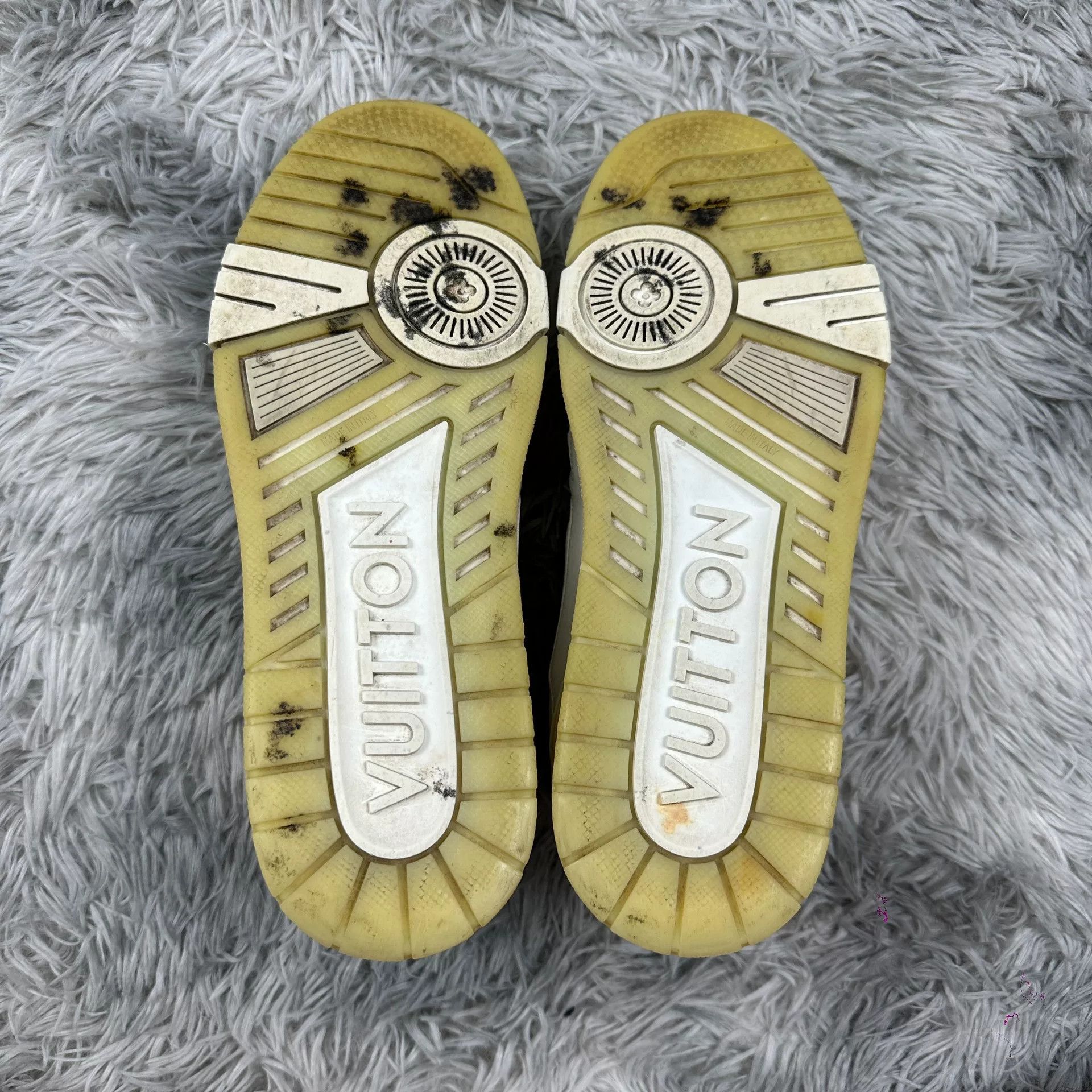 Louis Vuitton Louis Vuitton White Designer Casual Size US S / EU 44-46 / 1 - 5 Thumbnail
