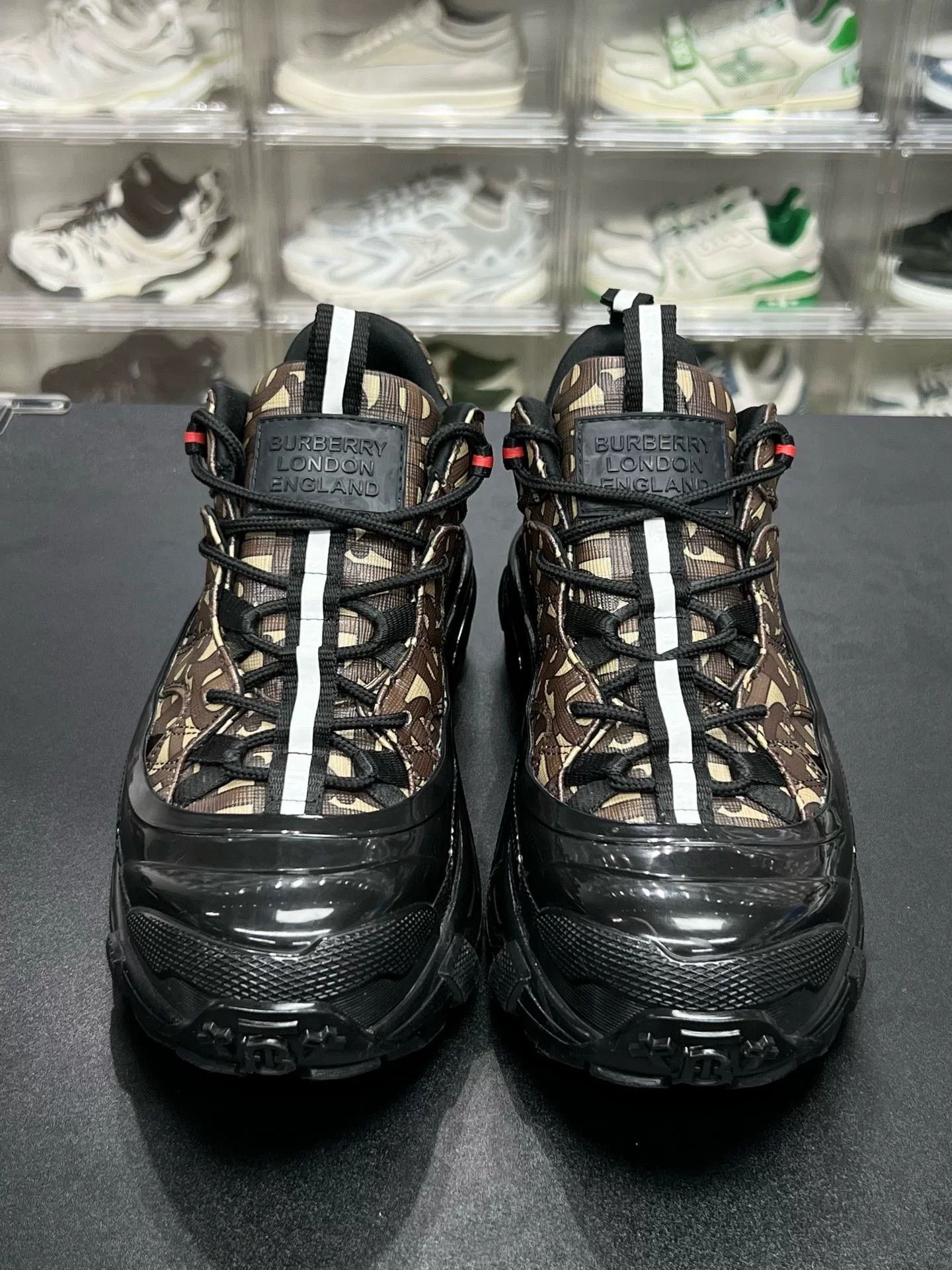 Burberry Burberry Sneakers Low Top High Top Size US 10 / EU 43 - 2 Thumbnail