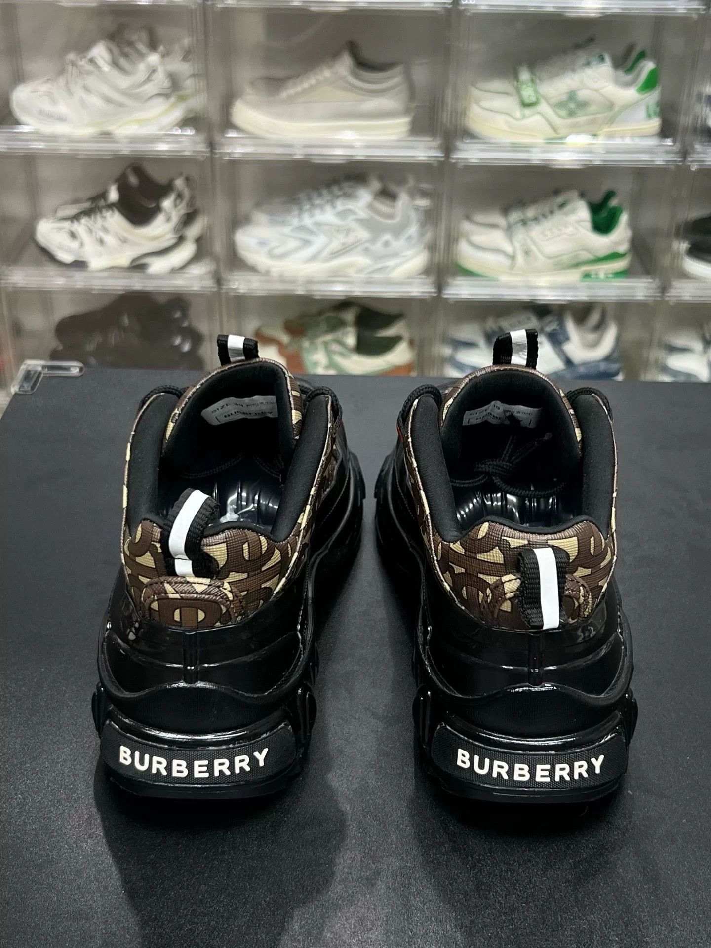 Burberry Burberry Sneakers Low Top High Top Size US 10 / EU 43 - 7 Thumbnail