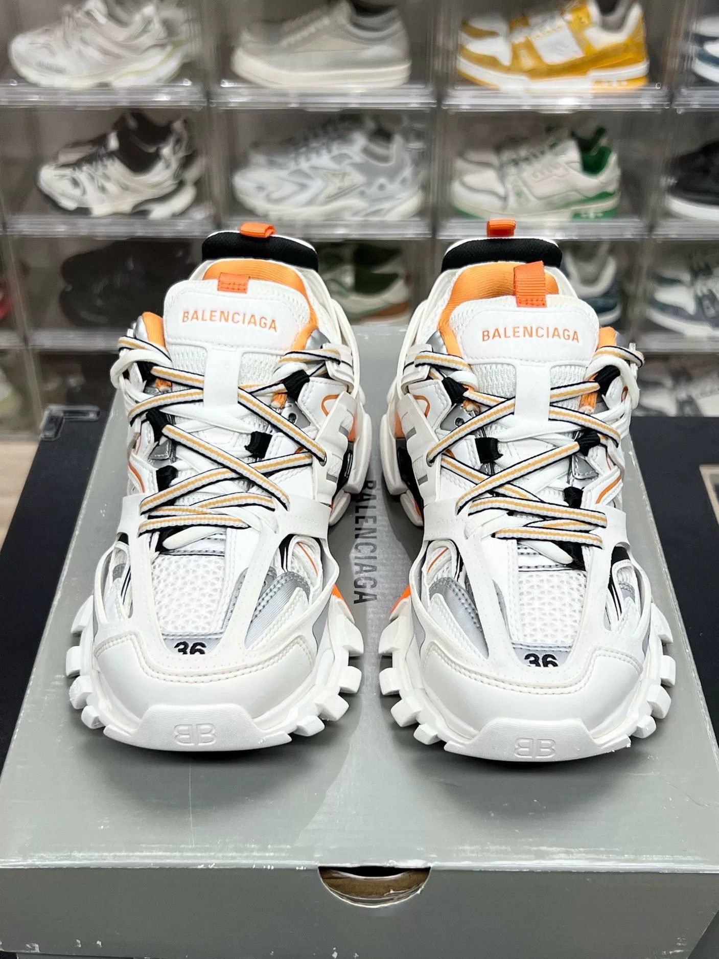 Balenciaga Balenciaga White Designer Casual Size US S / EU 44-46 / 1 - 2 Thumbnail