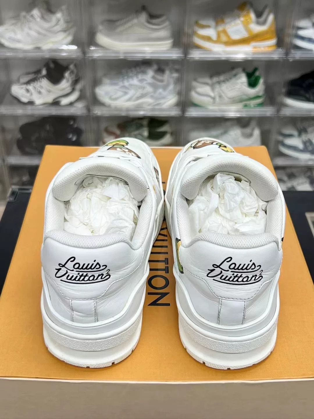 Louis Vuitton Louis Vuitton White Designer Casual Size US S / EU 44-46 / 1 - 7 Thumbnail
