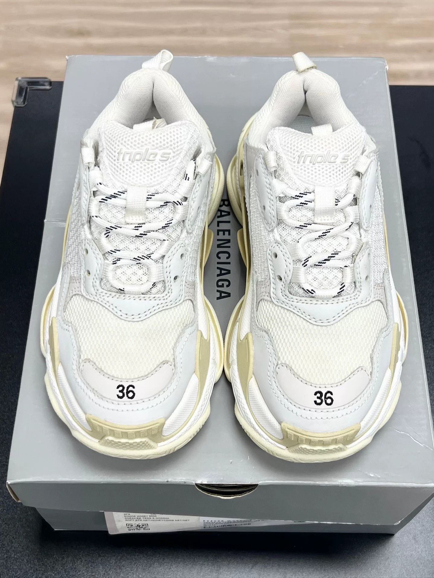 Balenciaga Balenciaga White Designer Casual Size US S / EU 44-46 / 1 - 3 Thumbnail