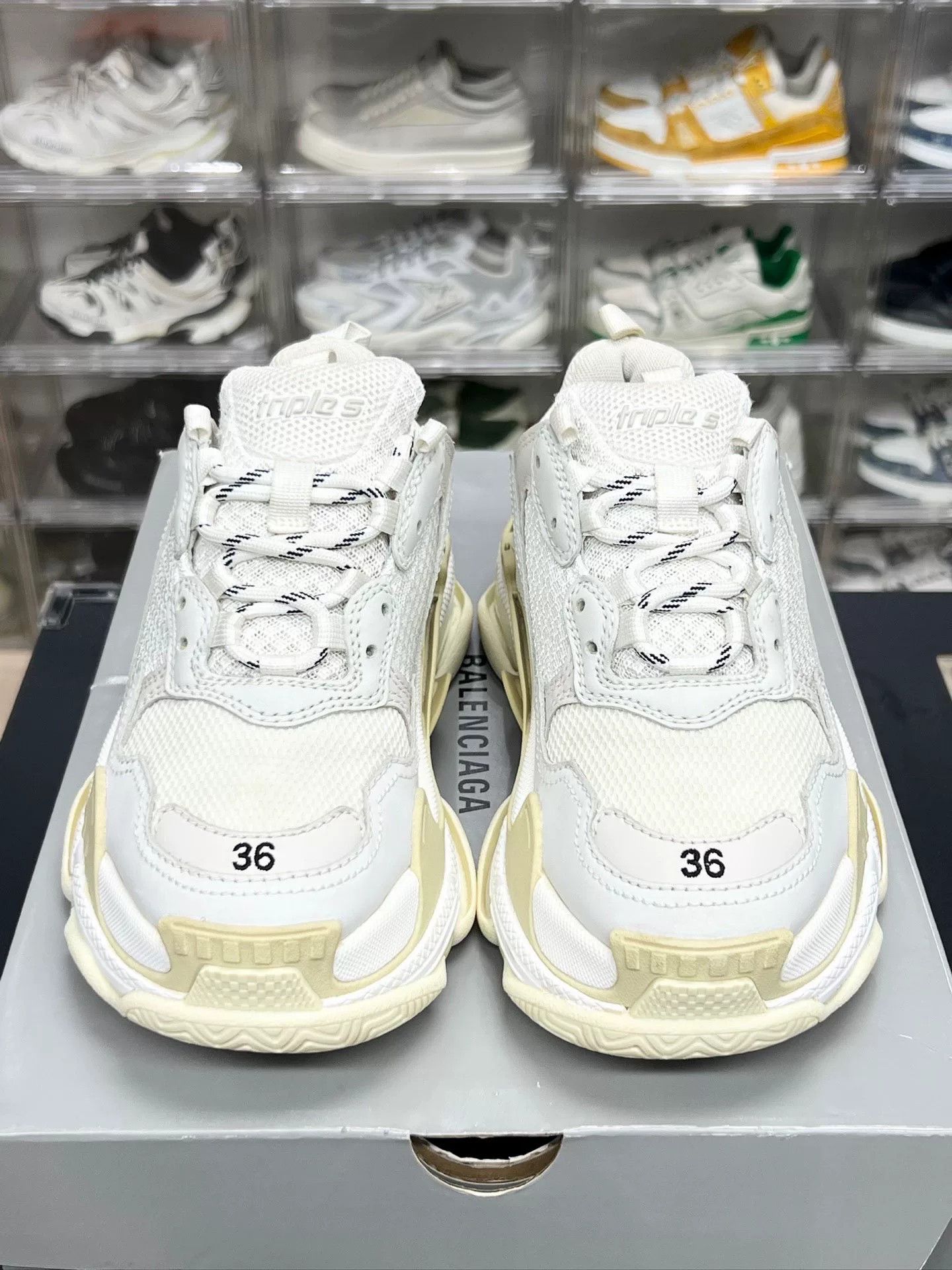 Balenciaga Balenciaga White Designer Casual Size US S / EU 44-46 / 1 - 2 Thumbnail