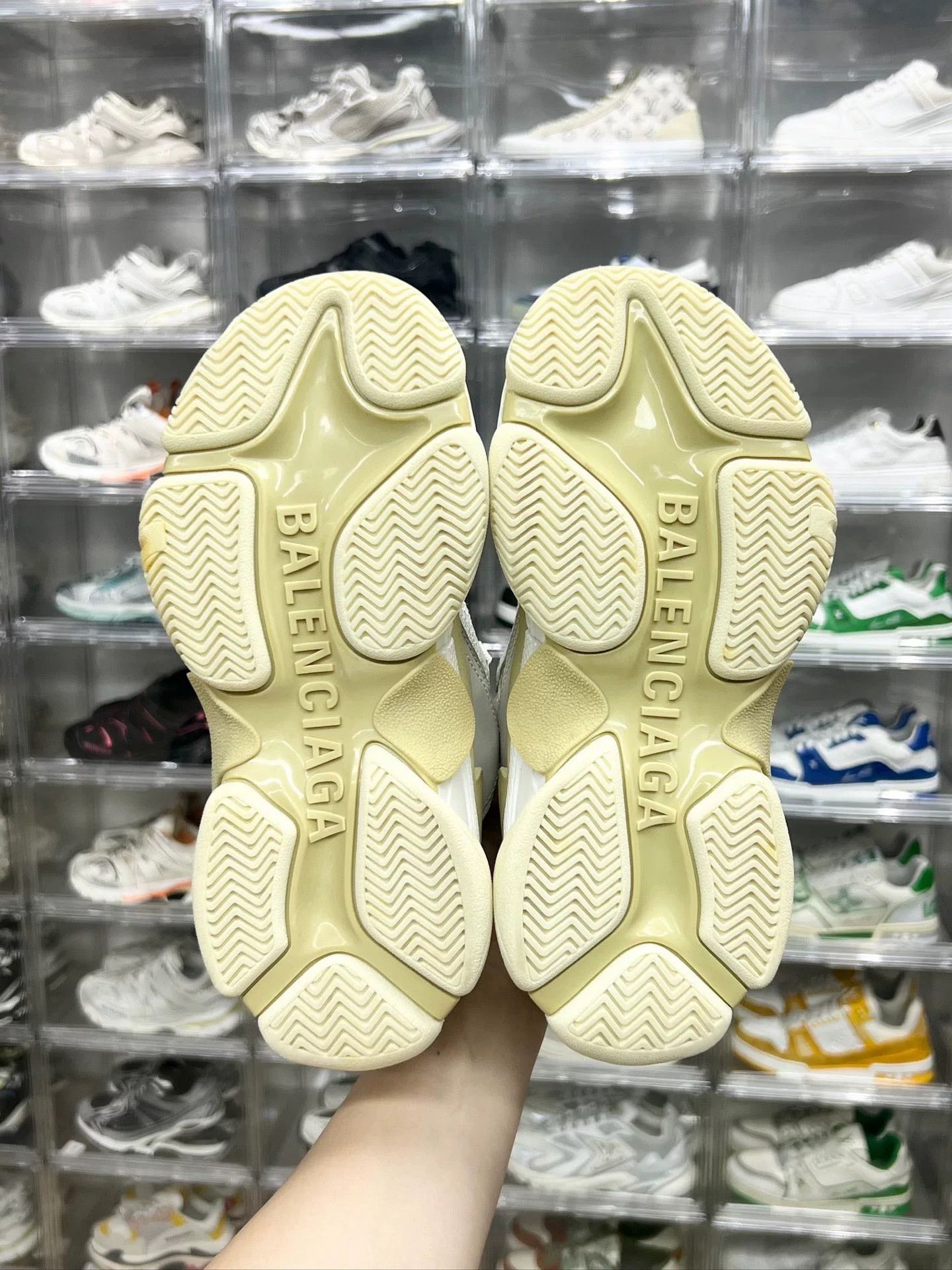 Balenciaga Balenciaga White Designer Casual Size US S / EU 44-46 / 1 - 8 Thumbnail