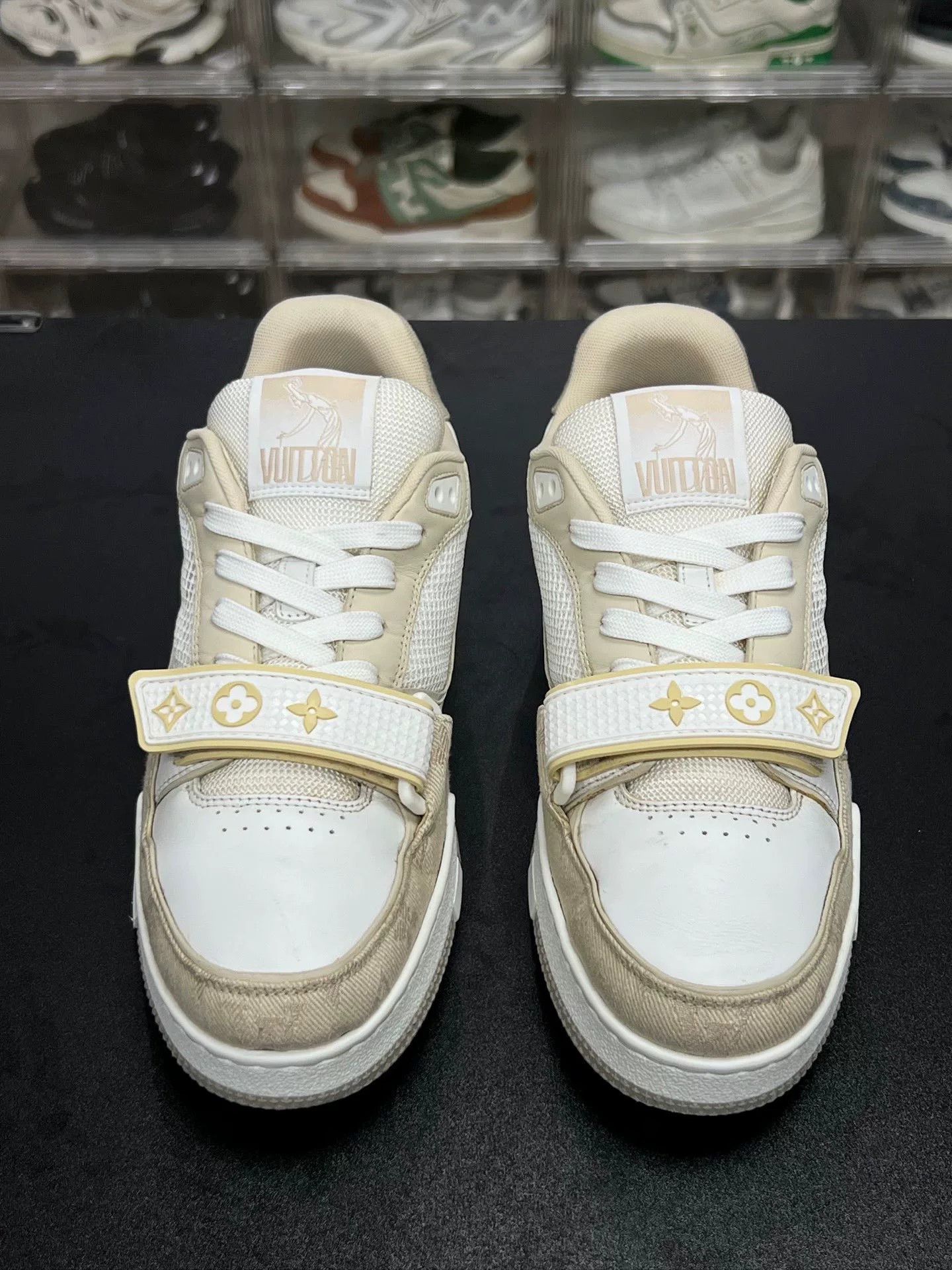Louis Vuitton Louis Vuitton Beige Velcro Designer Size US S / EU 44-46 / 1 - 2 Thumbnail