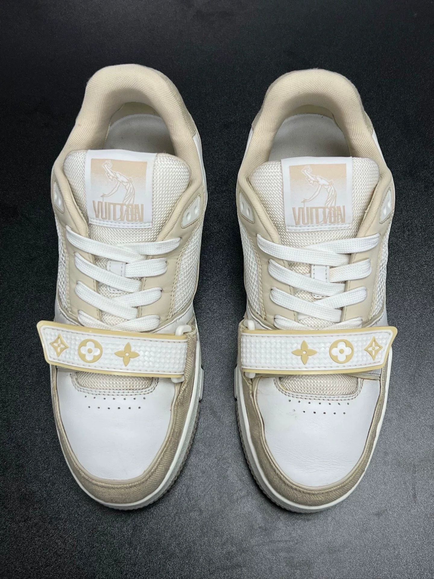 Louis Vuitton Louis Vuitton Beige Velcro Designer Size US S / EU 44-46 / 1 - 3 Thumbnail