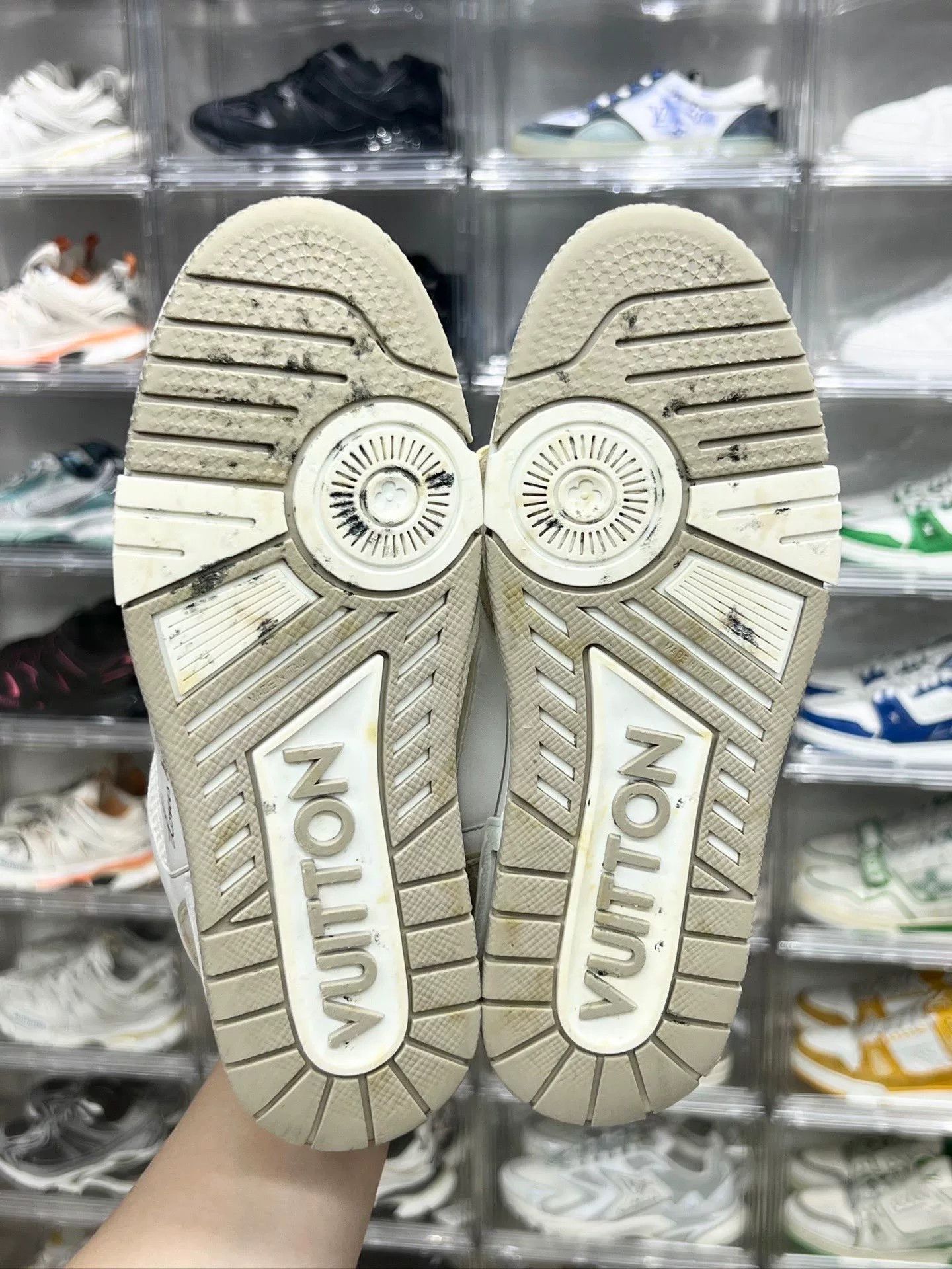 Louis Vuitton Louis Vuitton Beige Velcro Designer Size US S / EU 44-46 / 1 - 8 Thumbnail