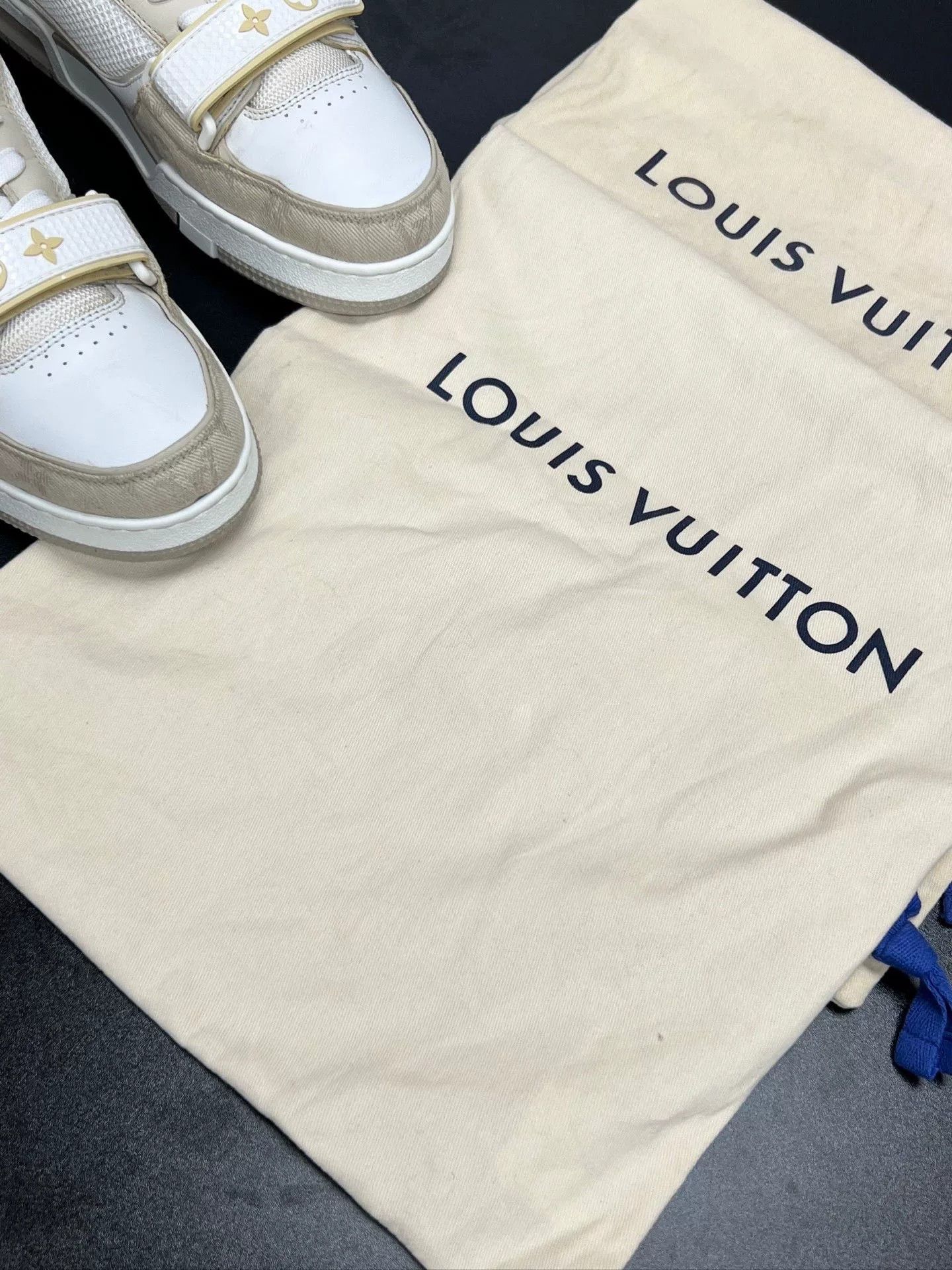 Louis Vuitton Louis Vuitton Beige Velcro Designer Size US S / EU 44-46 / 1 - 9 Thumbnail