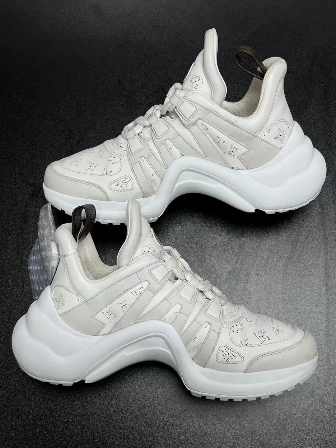 Louis Vuitton Louis Vuitton White Designer Casual Size US S / EU 44-46 / 1 - 5 Thumbnail