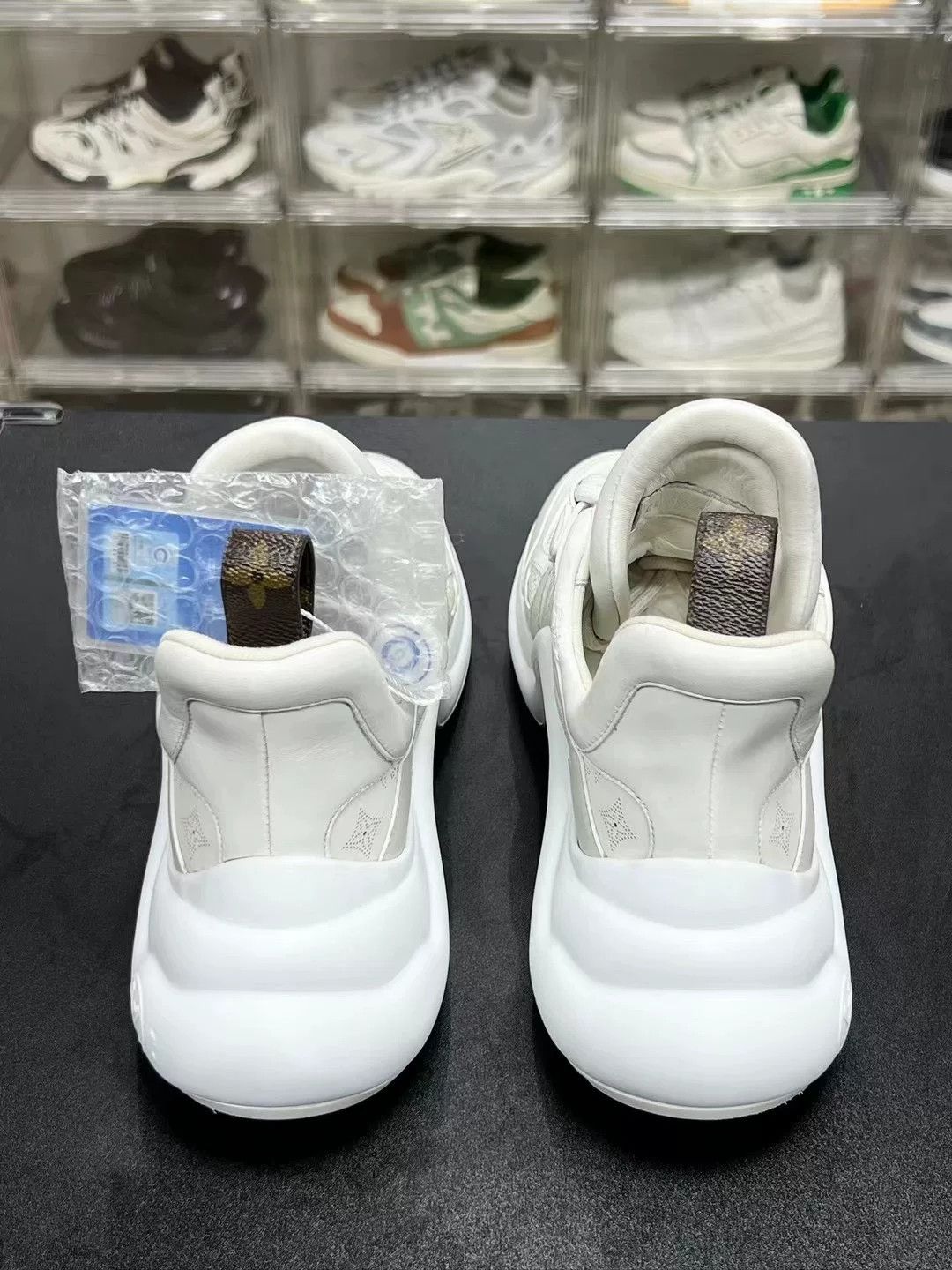 Louis Vuitton Louis Vuitton White Designer Casual Size US S / EU 44-46 / 1 - 6 Thumbnail